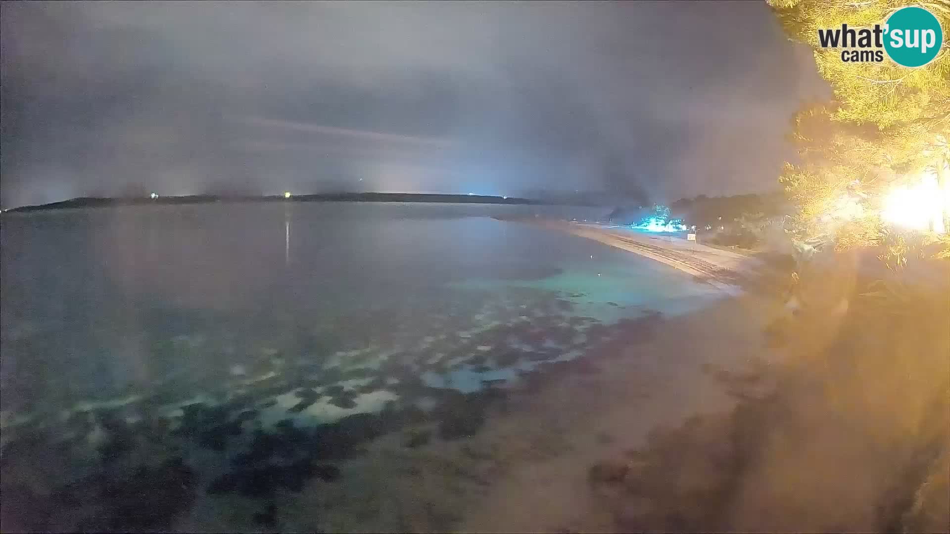 Spletna kamera Bol Zlatni Rat – Pogled v živo z otoka Brač