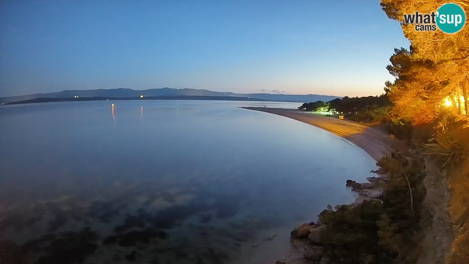 Web kamera Bol Zlatni Rat – Pogled uživo s otoka Brača