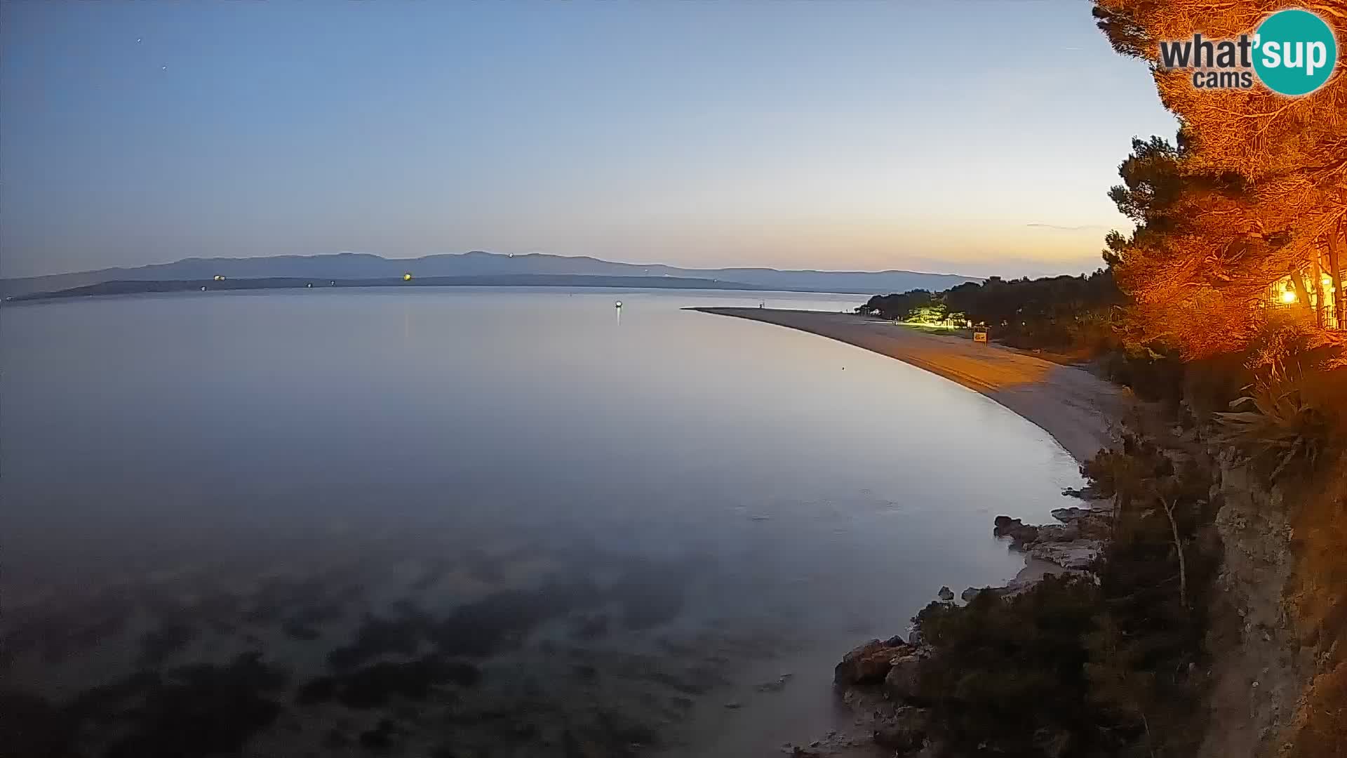 Web kamera Bol Zlatni Rat – Pogled uživo s otoka Brača