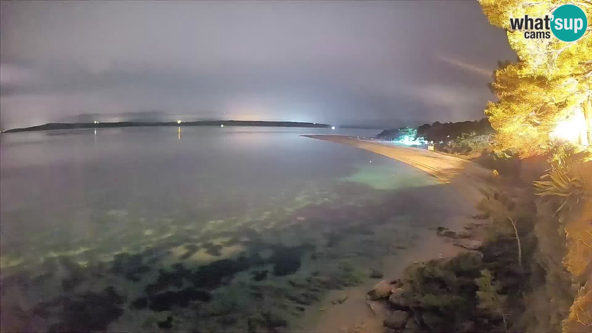 Spletna kamera Bol Zlatni Rat – Pogled v živo z otoka Brač