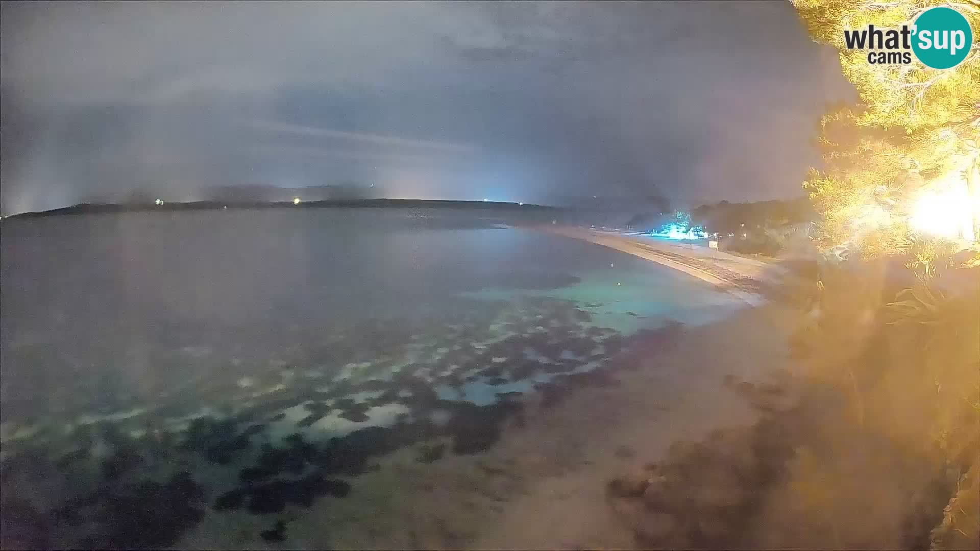 Spletna kamera Bol Zlatni Rat – Pogled v živo z otoka Brač