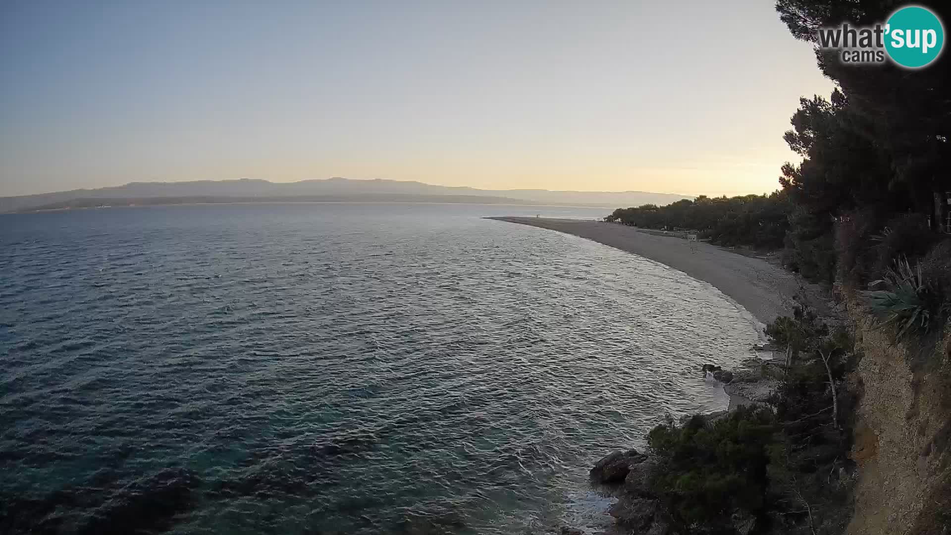 Web kamera Bol Zlatni Rat – Pogled uživo s otoka Brača