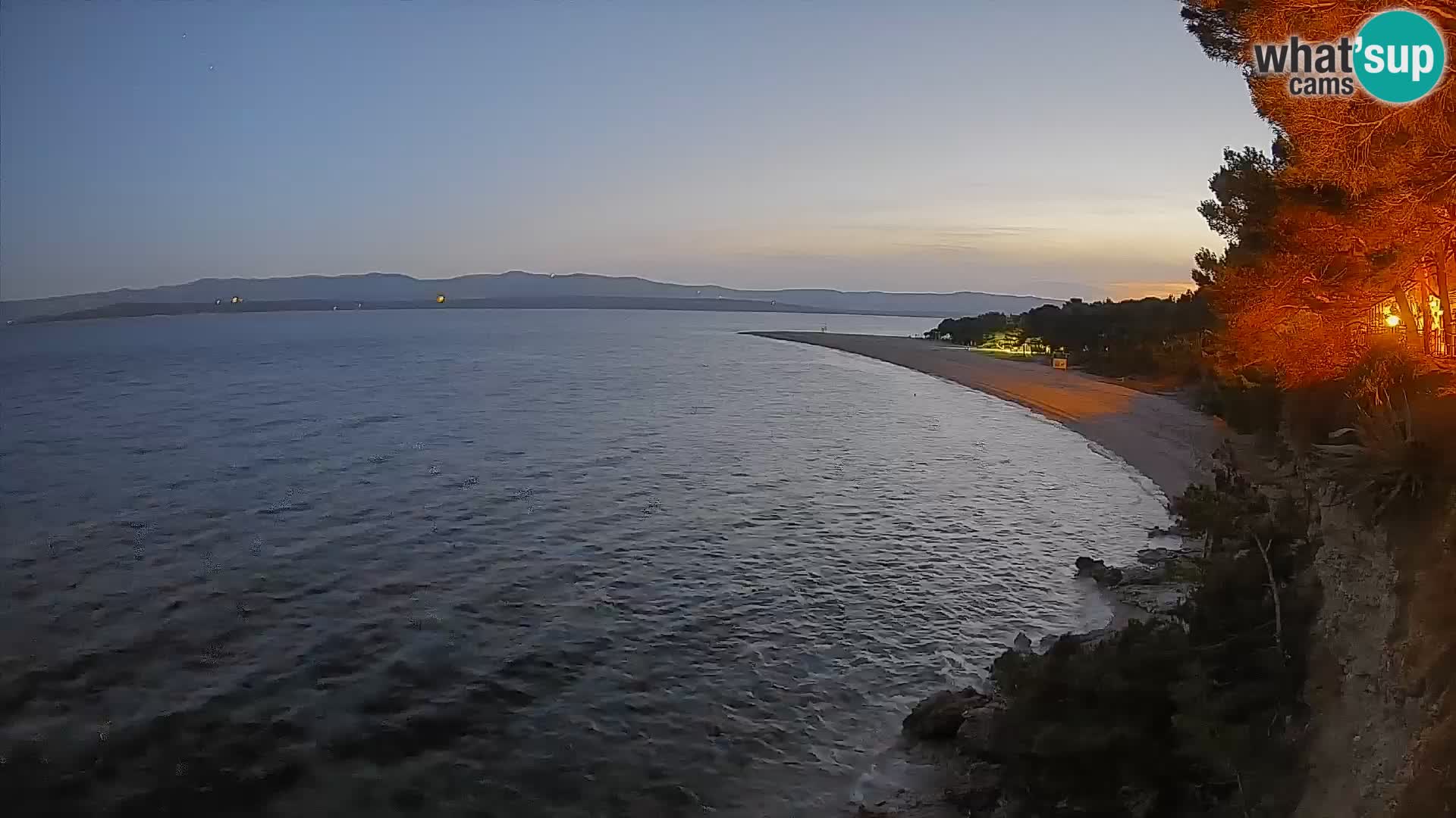 Web kamera Bol Zlatni Rat – Pogled uživo s otoka Brača