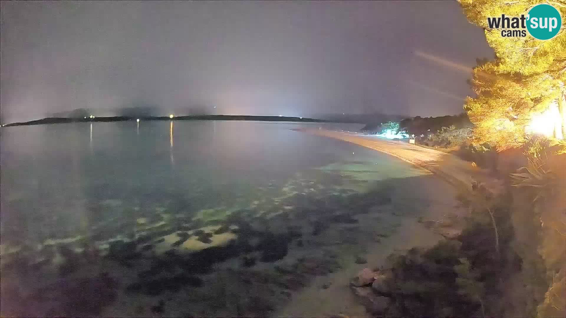 Spletna kamera Bol Zlatni Rat – Pogled v živo z otoka Brač