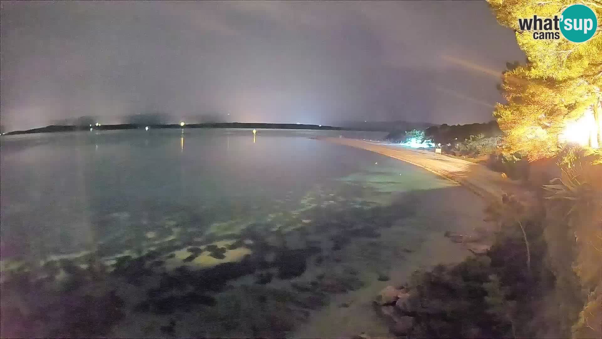 Spletna kamera Bol Zlatni Rat – Pogled v živo z otoka Brač