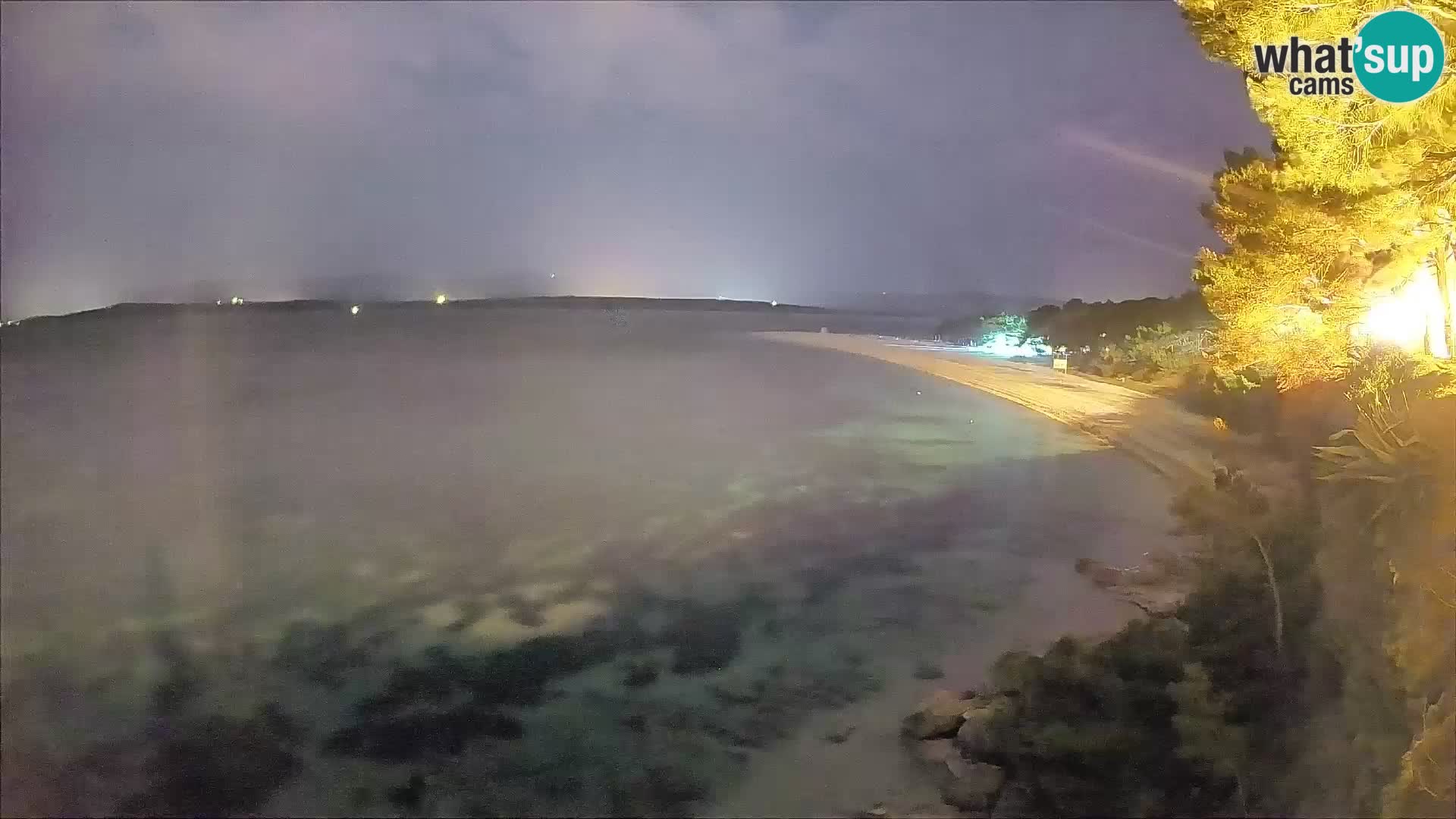 Spletna kamera Bol Zlatni Rat – Pogled v živo z otoka Brač