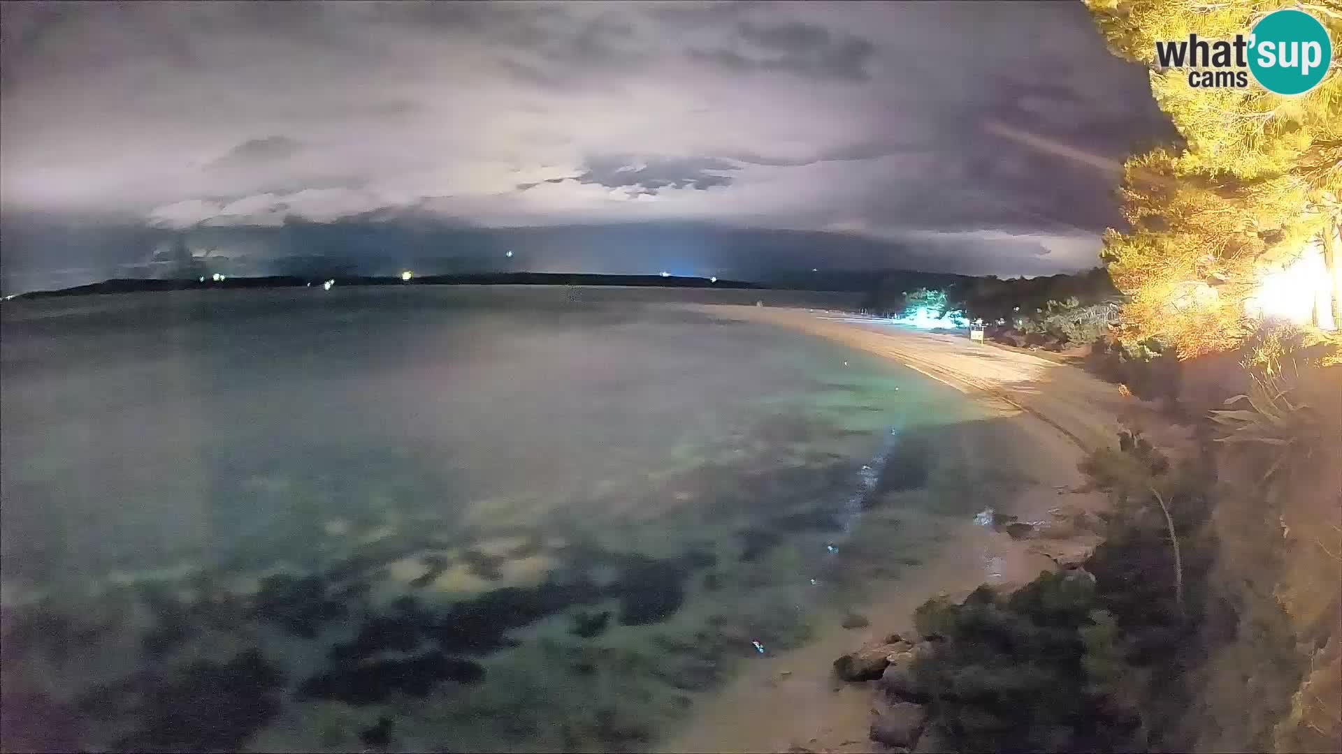 Web kamera Bol Zlatni Rat – Pogled uživo s otoka Brača