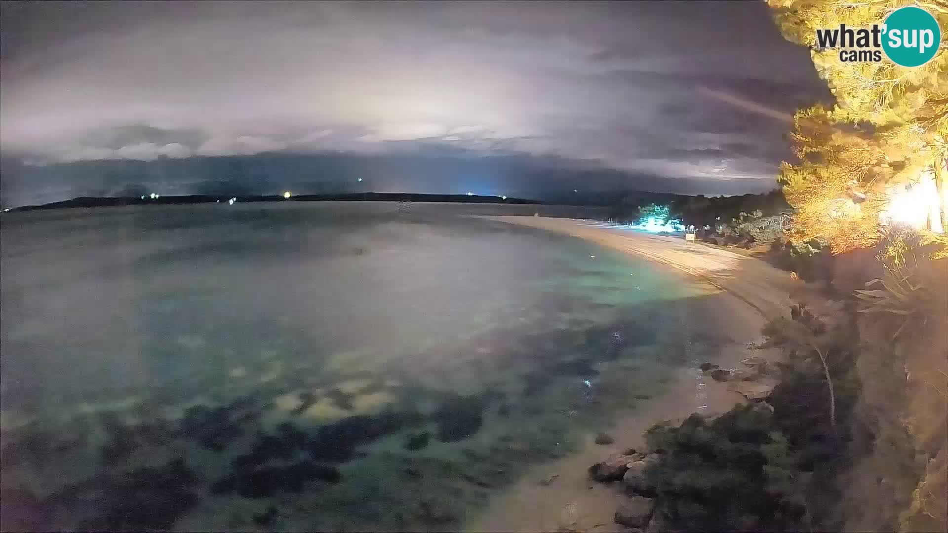 Web kamera Bol Zlatni Rat – Pogled uživo s otoka Brača