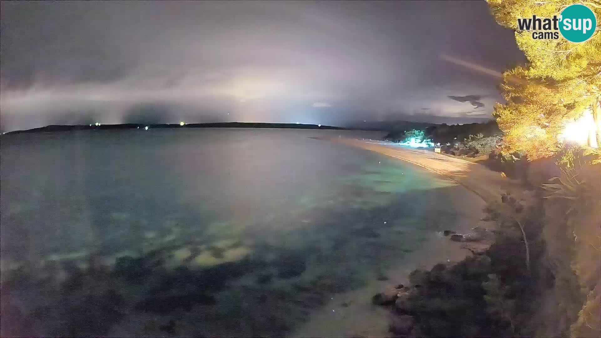 Web kamera Bol Zlatni Rat – Pogled uživo s otoka Brača