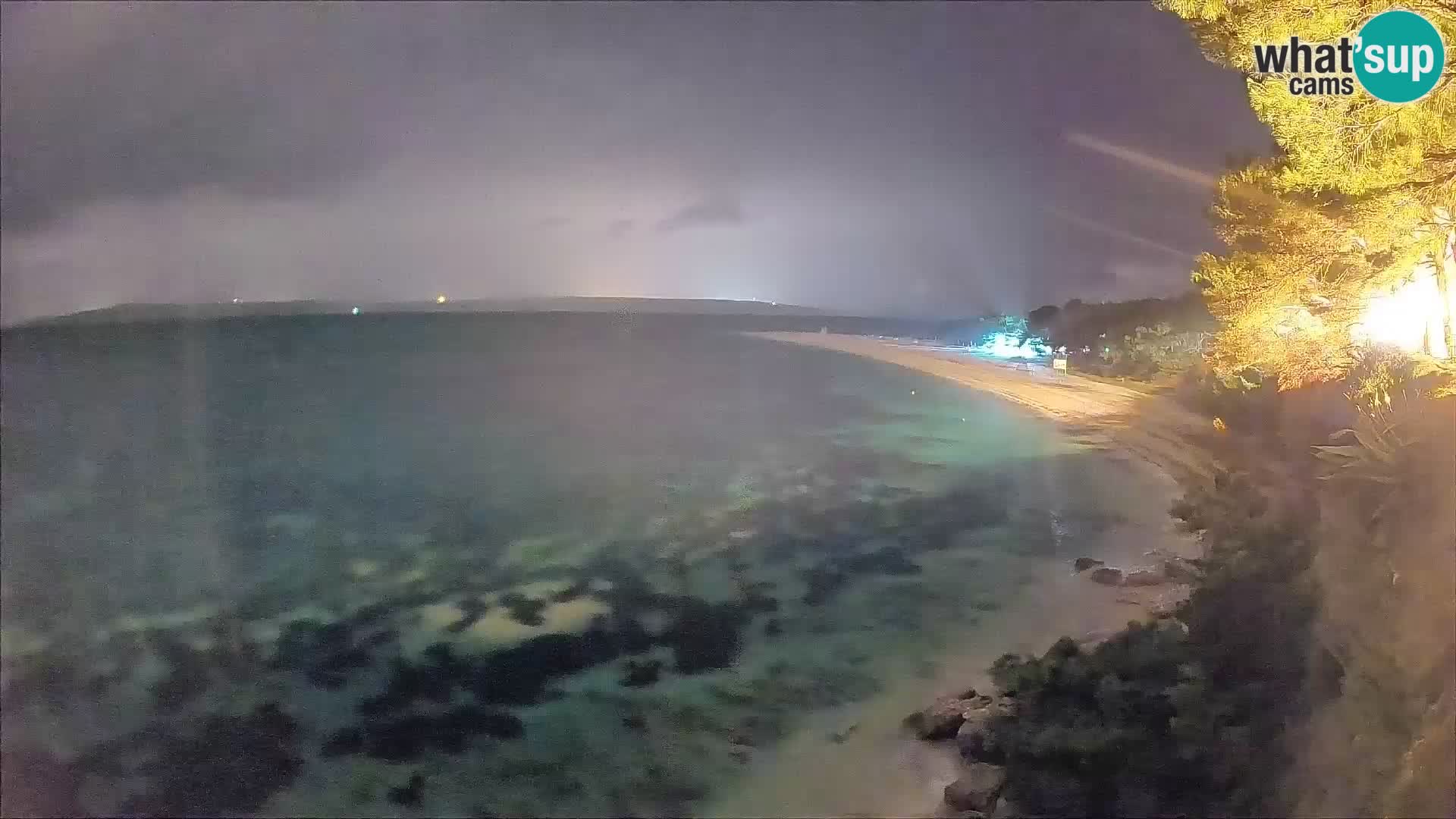 Spletna kamera Bol Zlatni Rat – Pogled v živo z otoka Brač