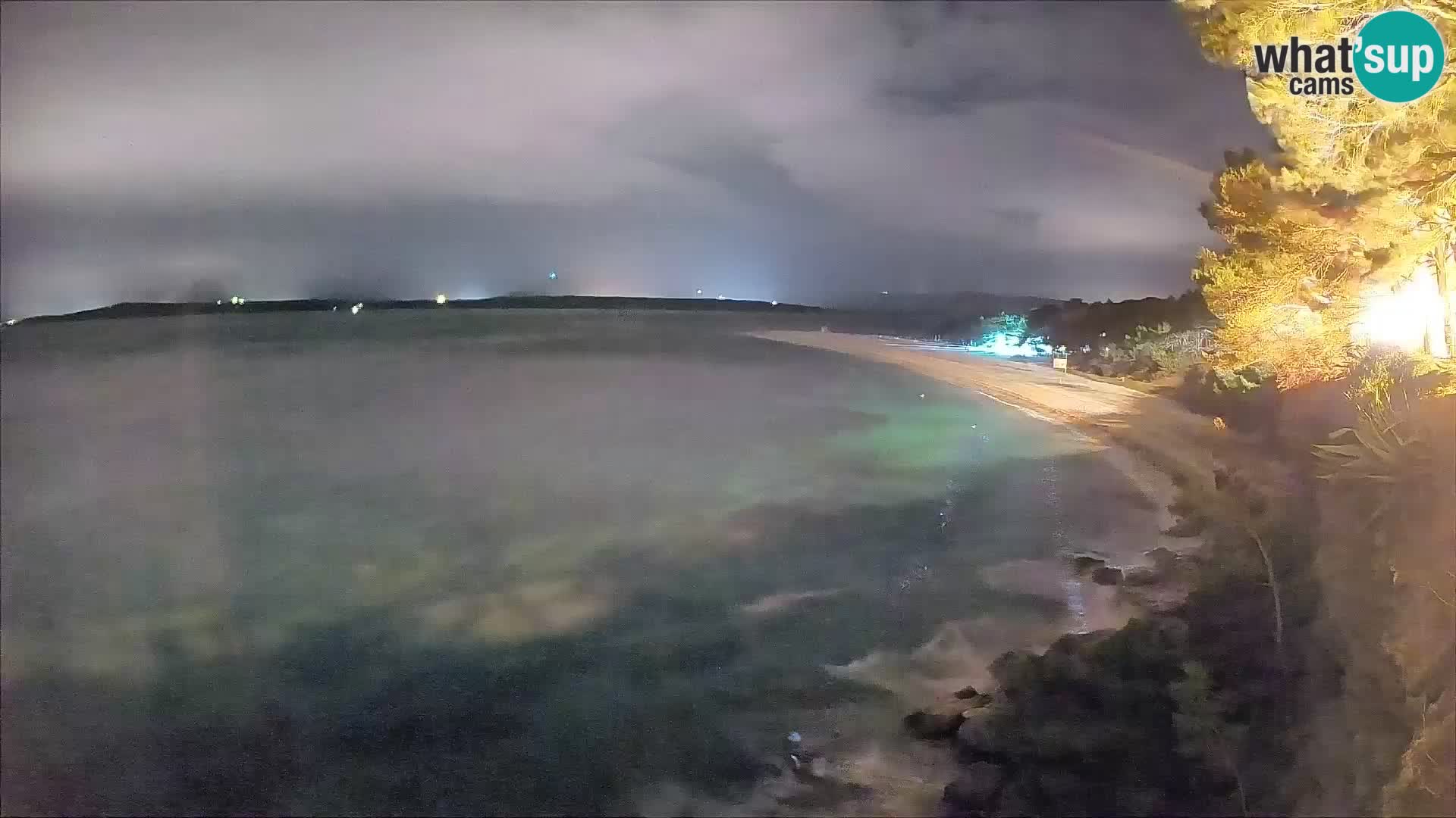 Spletna kamera Bol Zlatni Rat – Pogled v živo z otoka Brač