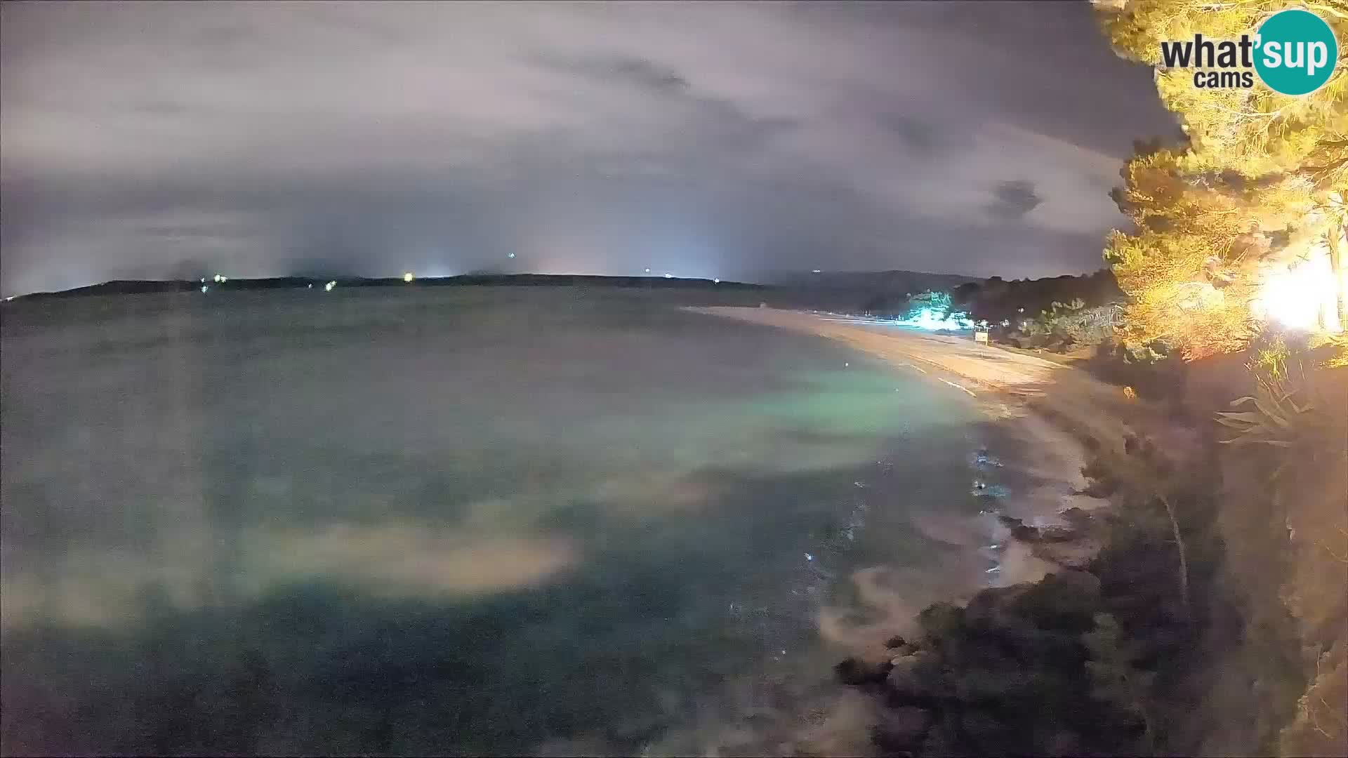 Spletna kamera Bol Zlatni Rat – Pogled v živo z otoka Brač