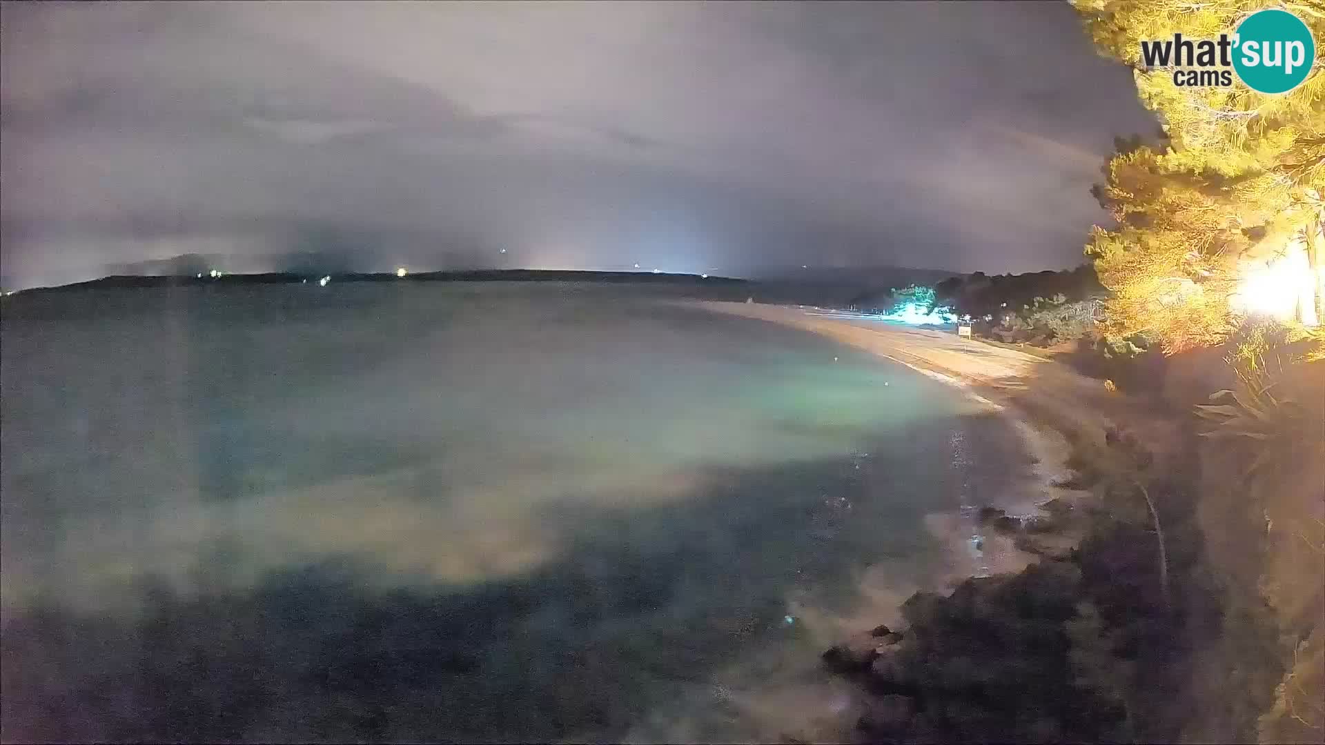 Web kamera Bol Zlatni Rat – Pogled uživo s otoka Brača