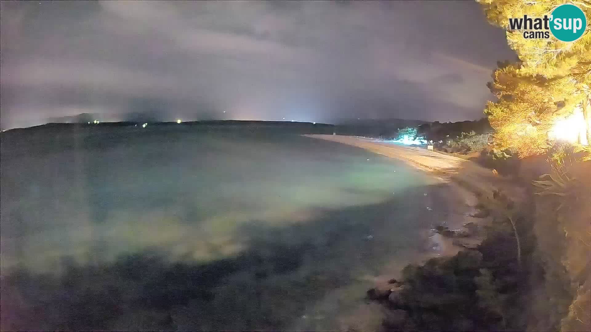 Web kamera Bol Zlatni Rat – Pogled uživo s otoka Brača