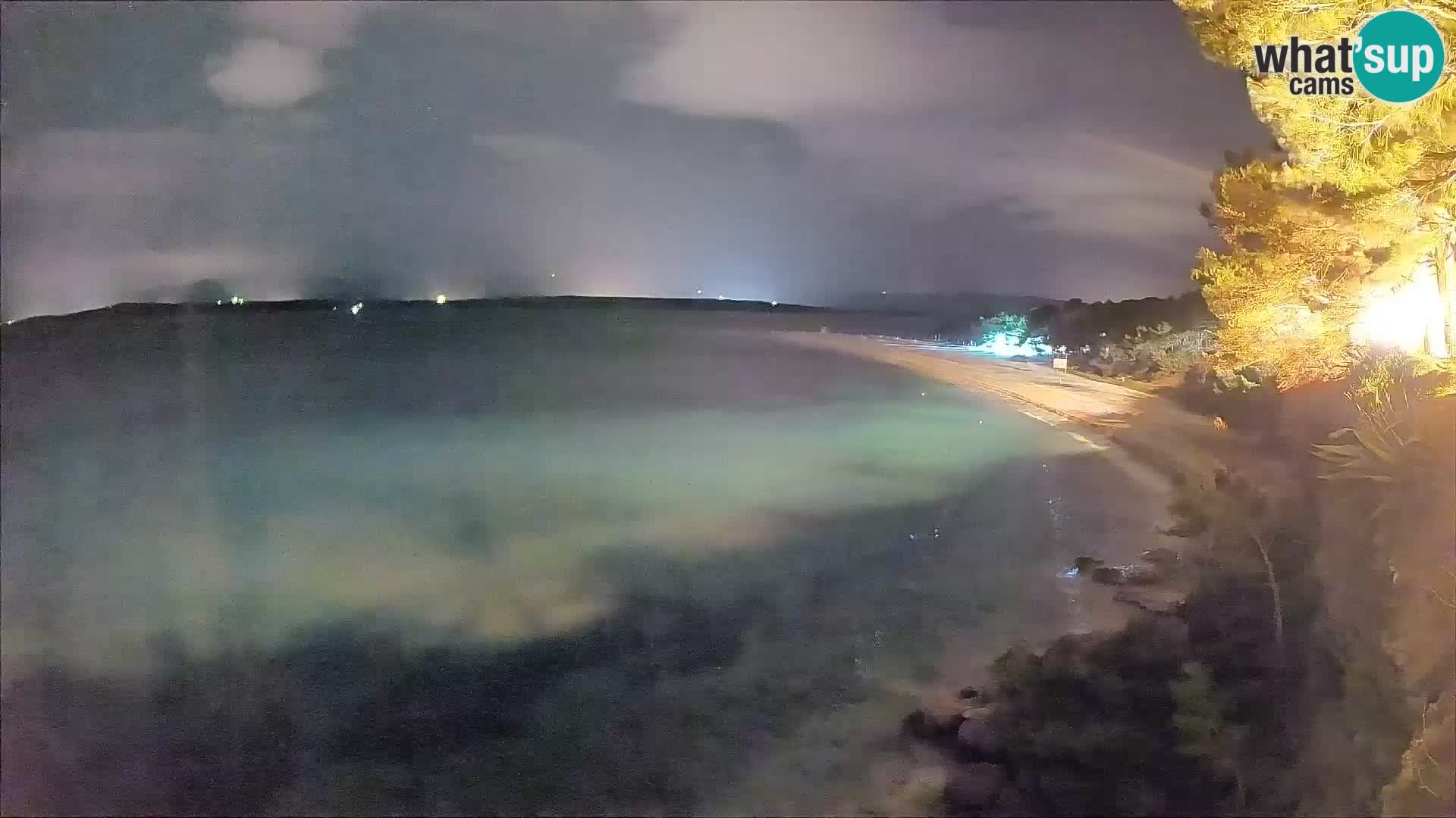 Web kamera Bol Zlatni Rat – Pogled uživo s otoka Brača