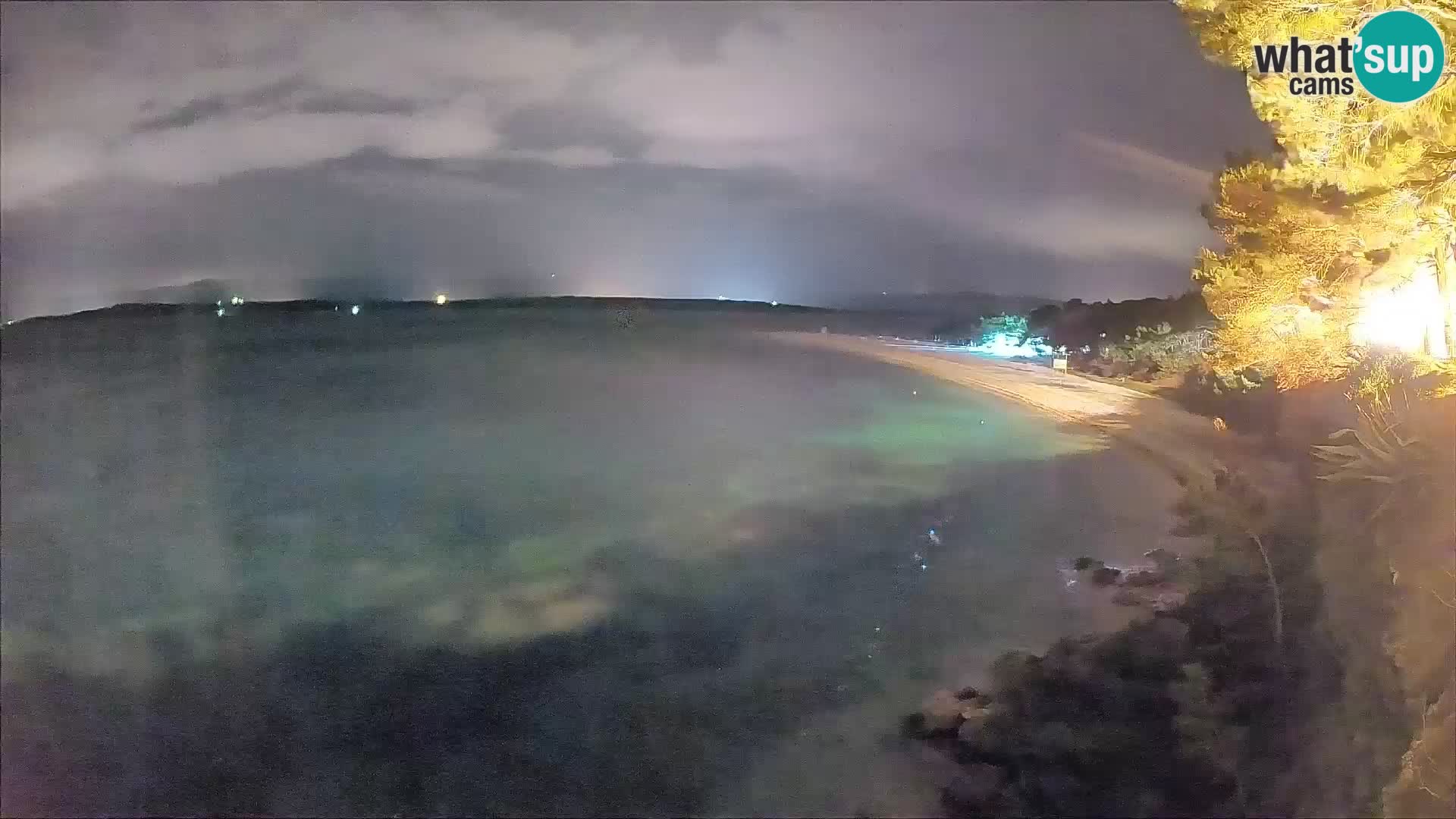 Web kamera Bol Zlatni Rat – Pogled uživo s otoka Brača