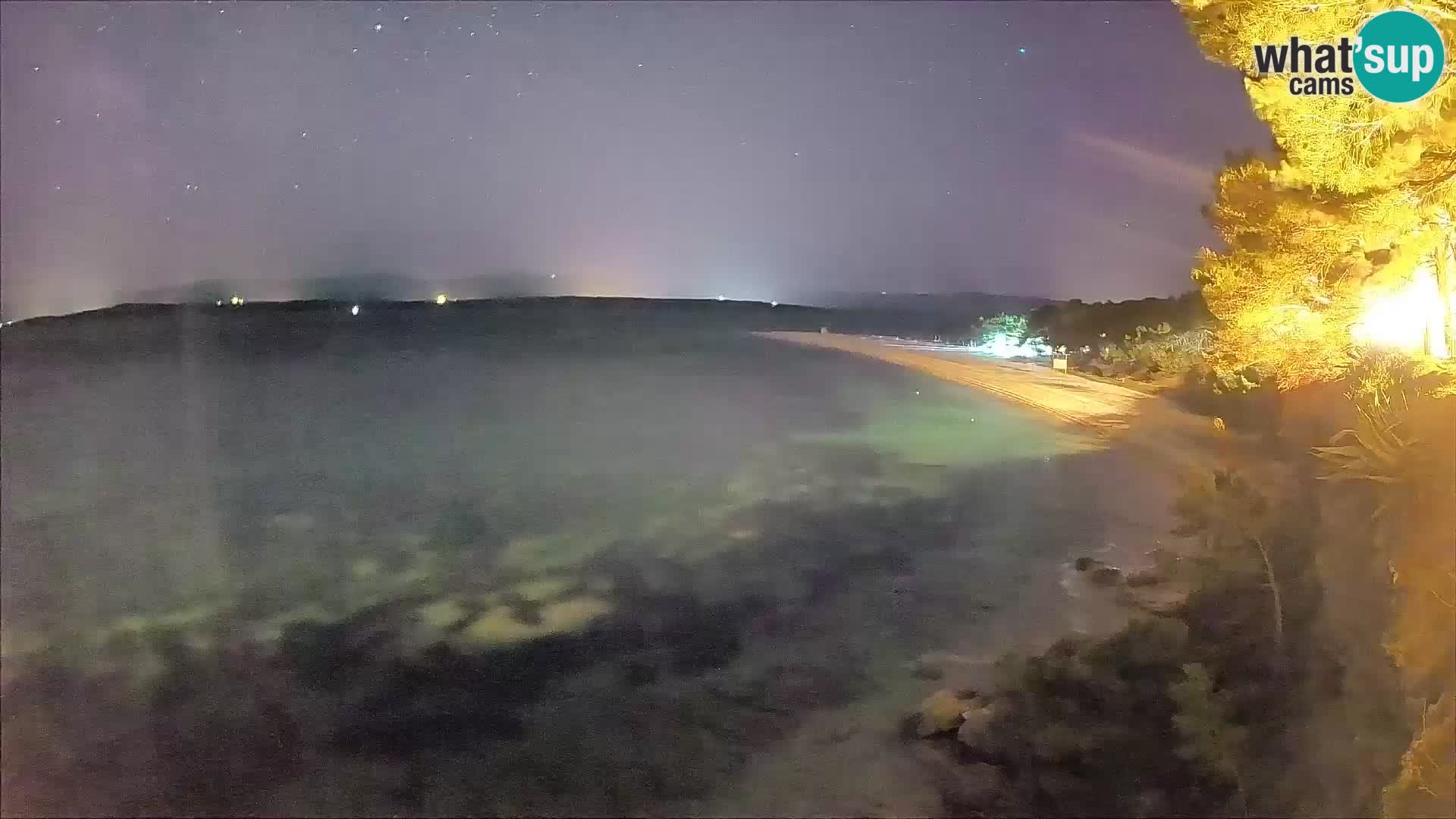 Spletna kamera Bol Zlatni Rat – Pogled v živo z otoka Brač