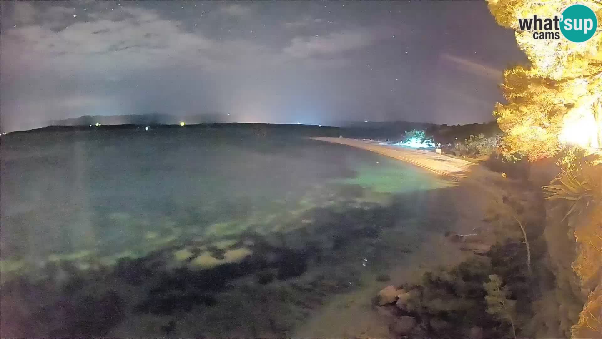 Web kamera Bol Zlatni Rat – Pogled uživo s otoka Brača