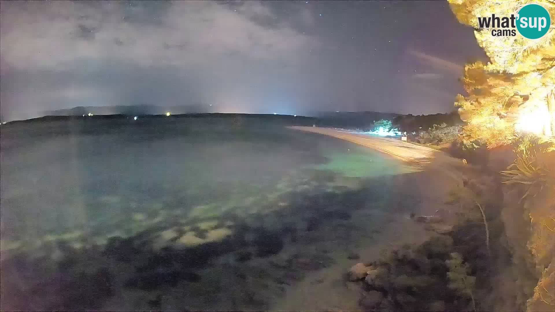 Spletna kamera Bol Zlatni Rat – Pogled v živo z otoka Brač