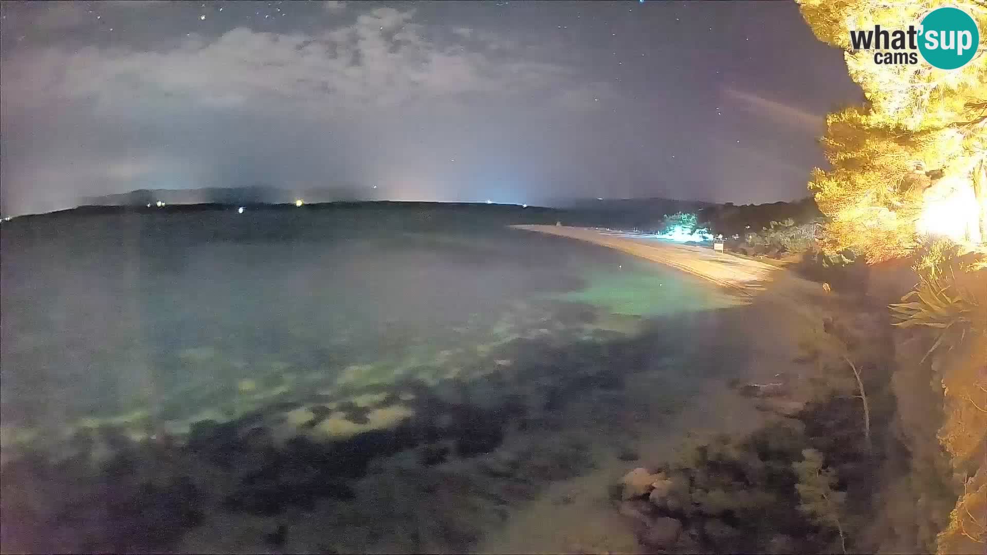 Spletna kamera Bol Zlatni Rat – Pogled v živo z otoka Brač