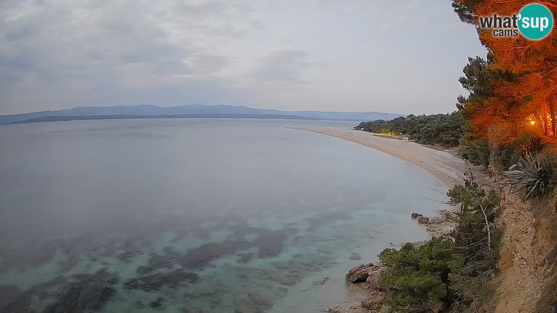 Spletna kamera Bol Zlatni Rat – Pogled v živo z otoka Brač