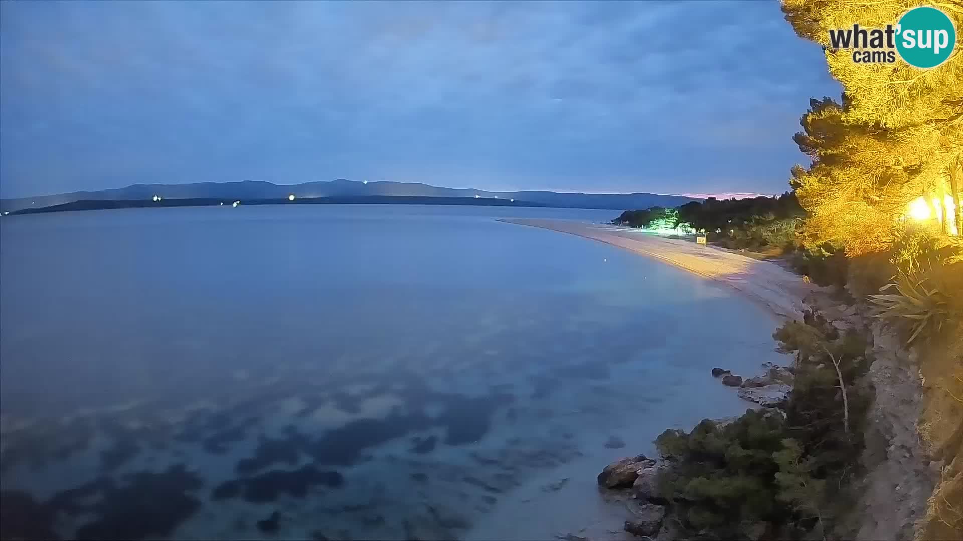 Spletna kamera Bol Zlatni Rat – Pogled v živo z otoka Brač