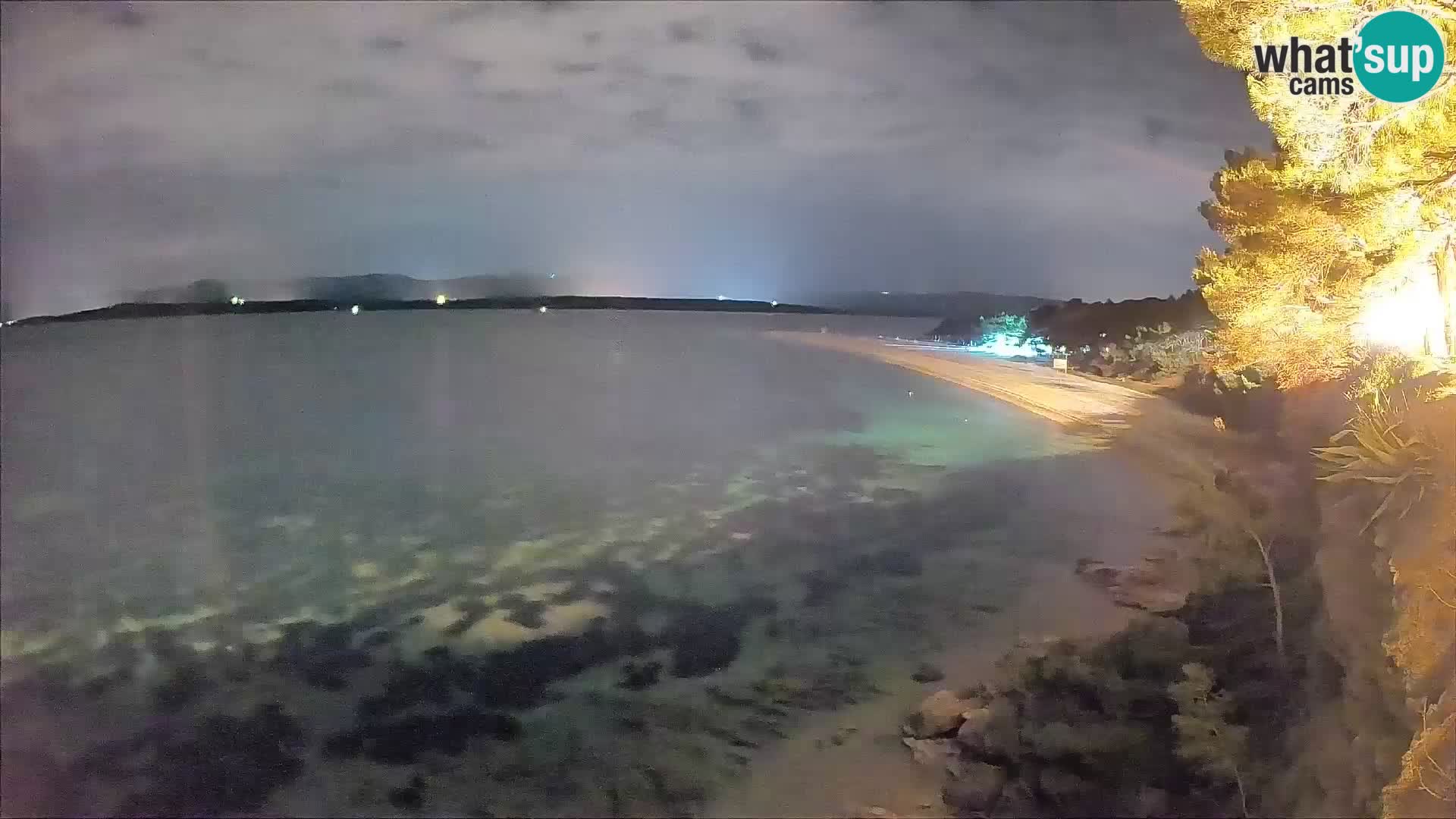 Spletna kamera Bol Zlatni Rat – Pogled v živo z otoka Brač