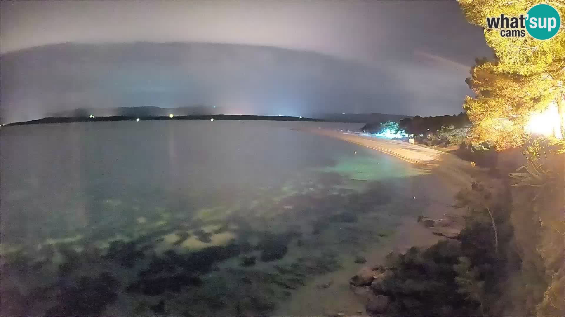 Web kamera Bol Zlatni Rat – Pogled uživo s otoka Brača