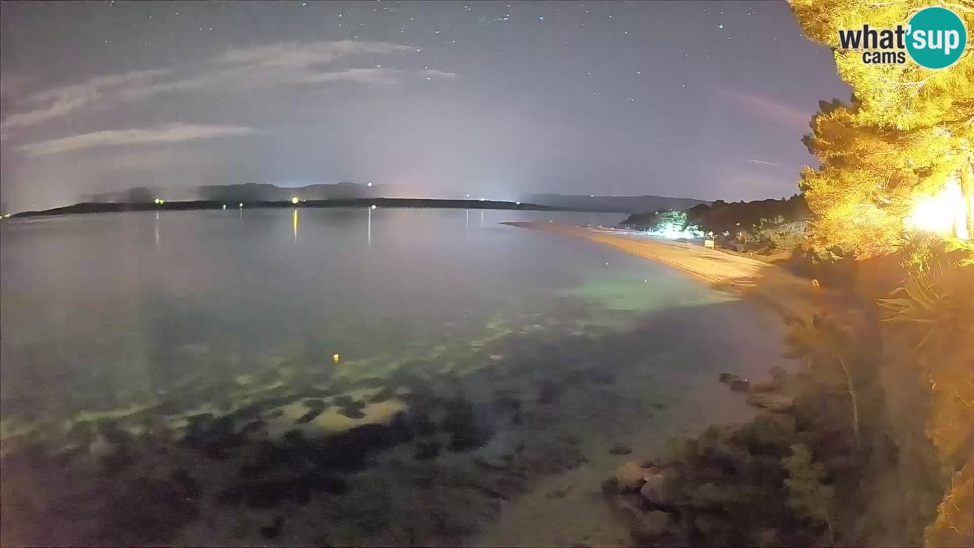 Web kamera Bol Zlatni Rat – Pogled uživo s otoka Brača