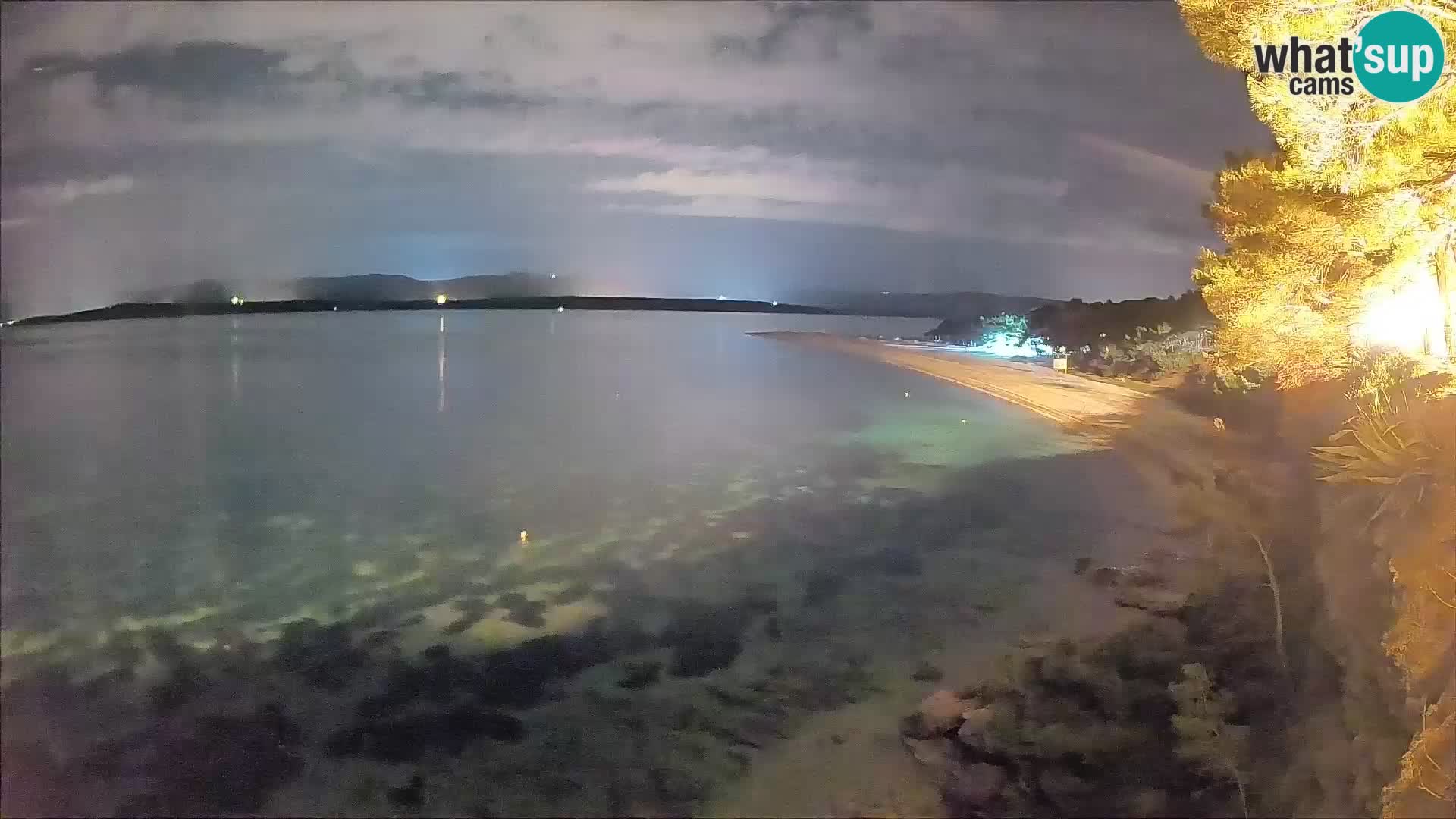 Web kamera Bol Zlatni Rat – Pogled uživo s otoka Brača