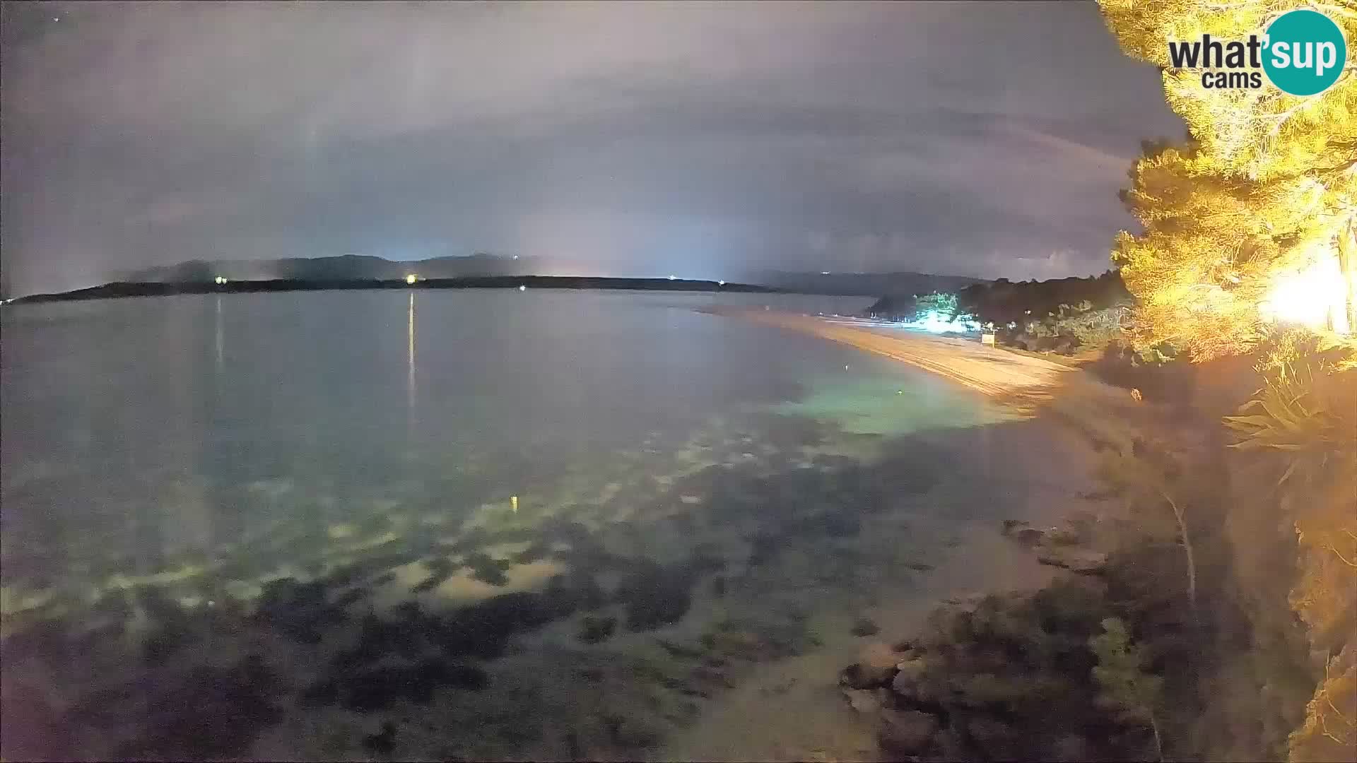 Web kamera Bol Zlatni Rat – Pogled uživo s otoka Brača