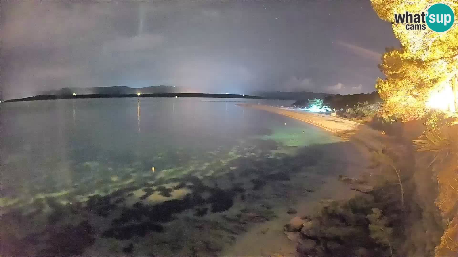Spletna kamera Bol Zlatni Rat – Pogled v živo z otoka Brač