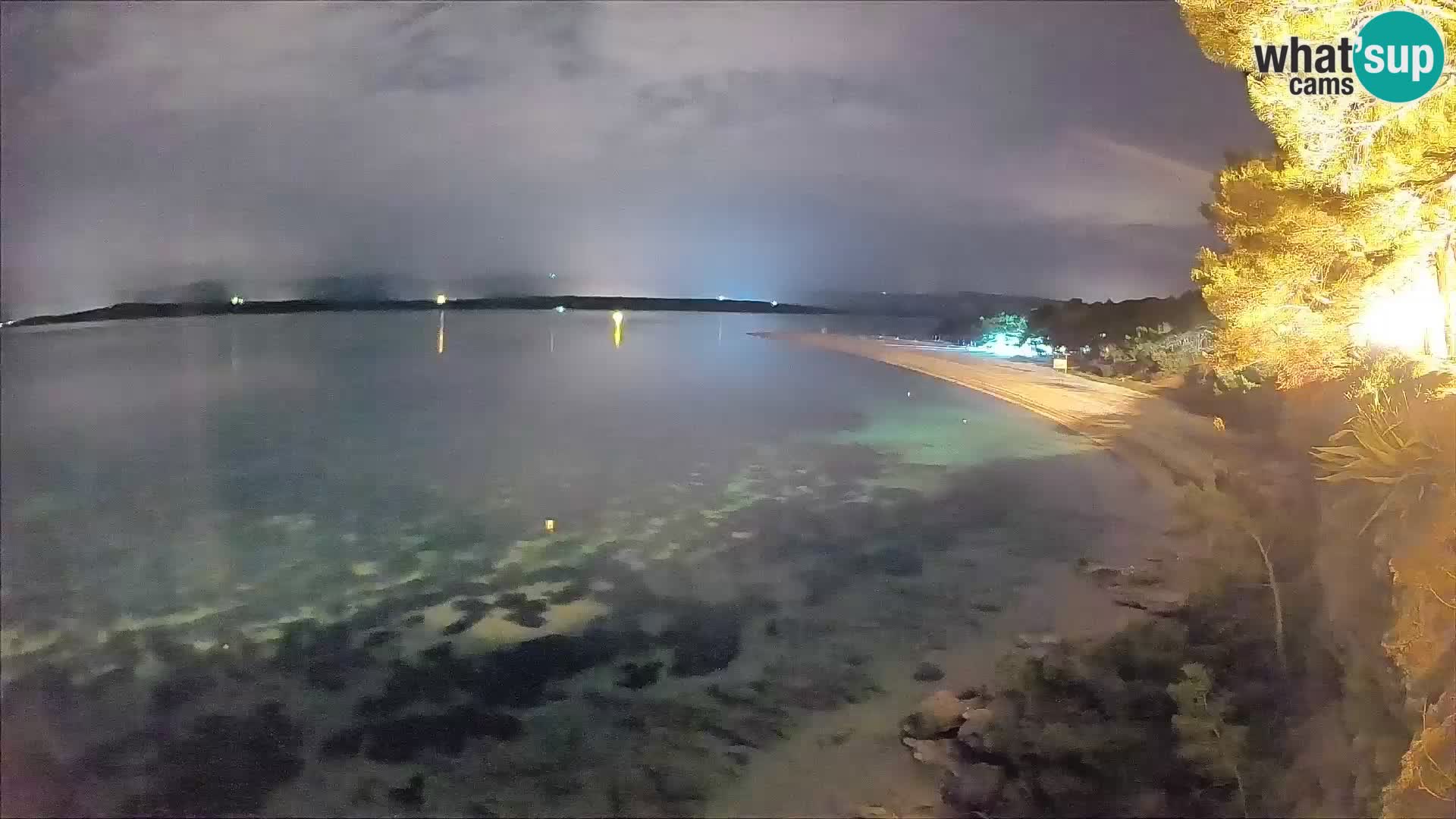 Spletna kamera Bol Zlatni Rat – Pogled v živo z otoka Brač