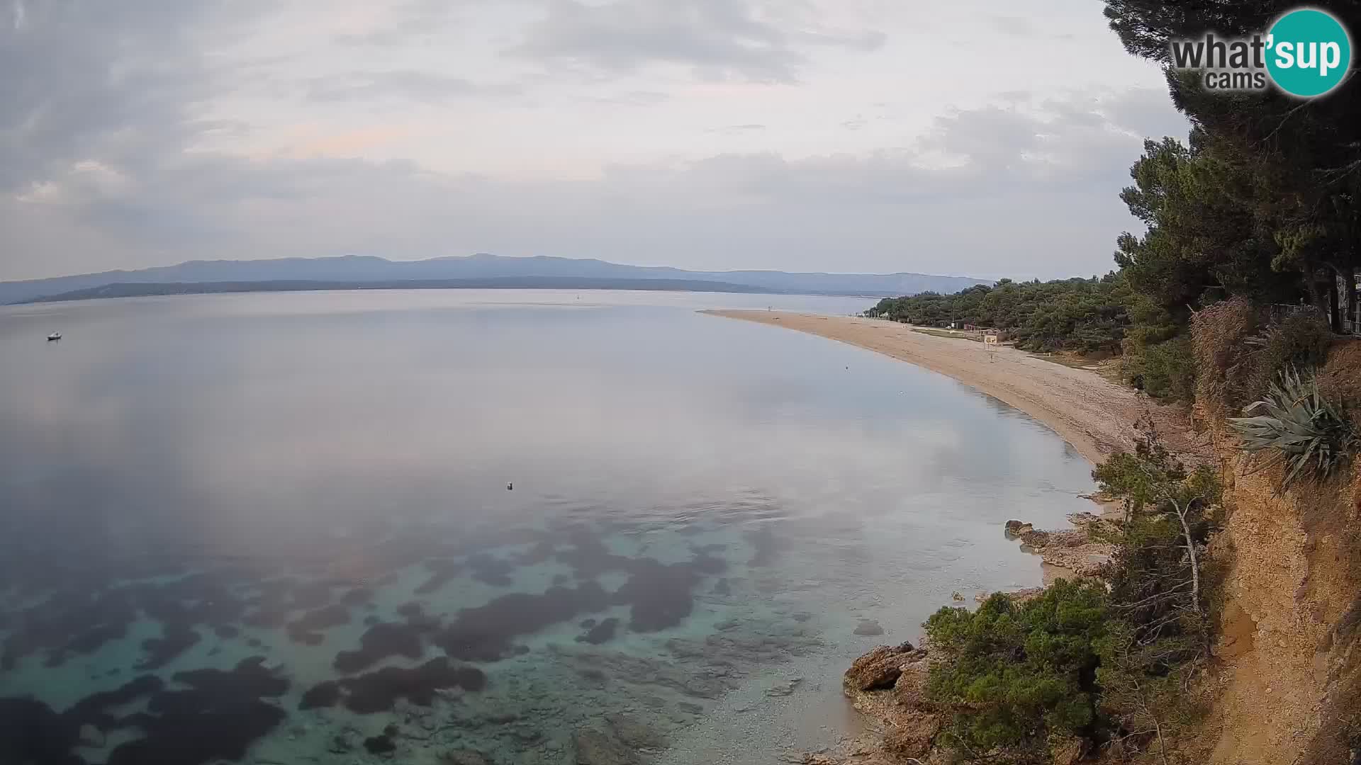 Web kamera Bol Zlatni Rat – Pogled uživo s otoka Brača