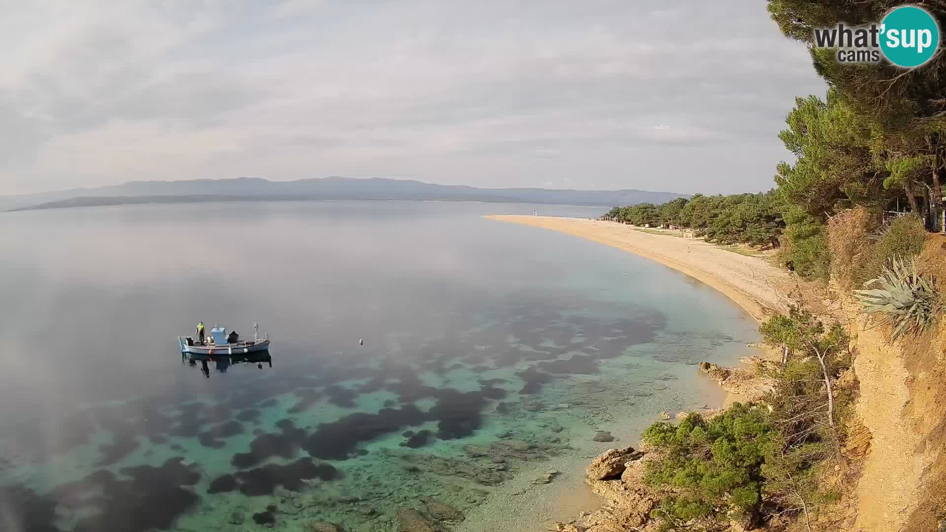 Web kamera Bol Zlatni Rat – Pogled uživo s otoka Brača