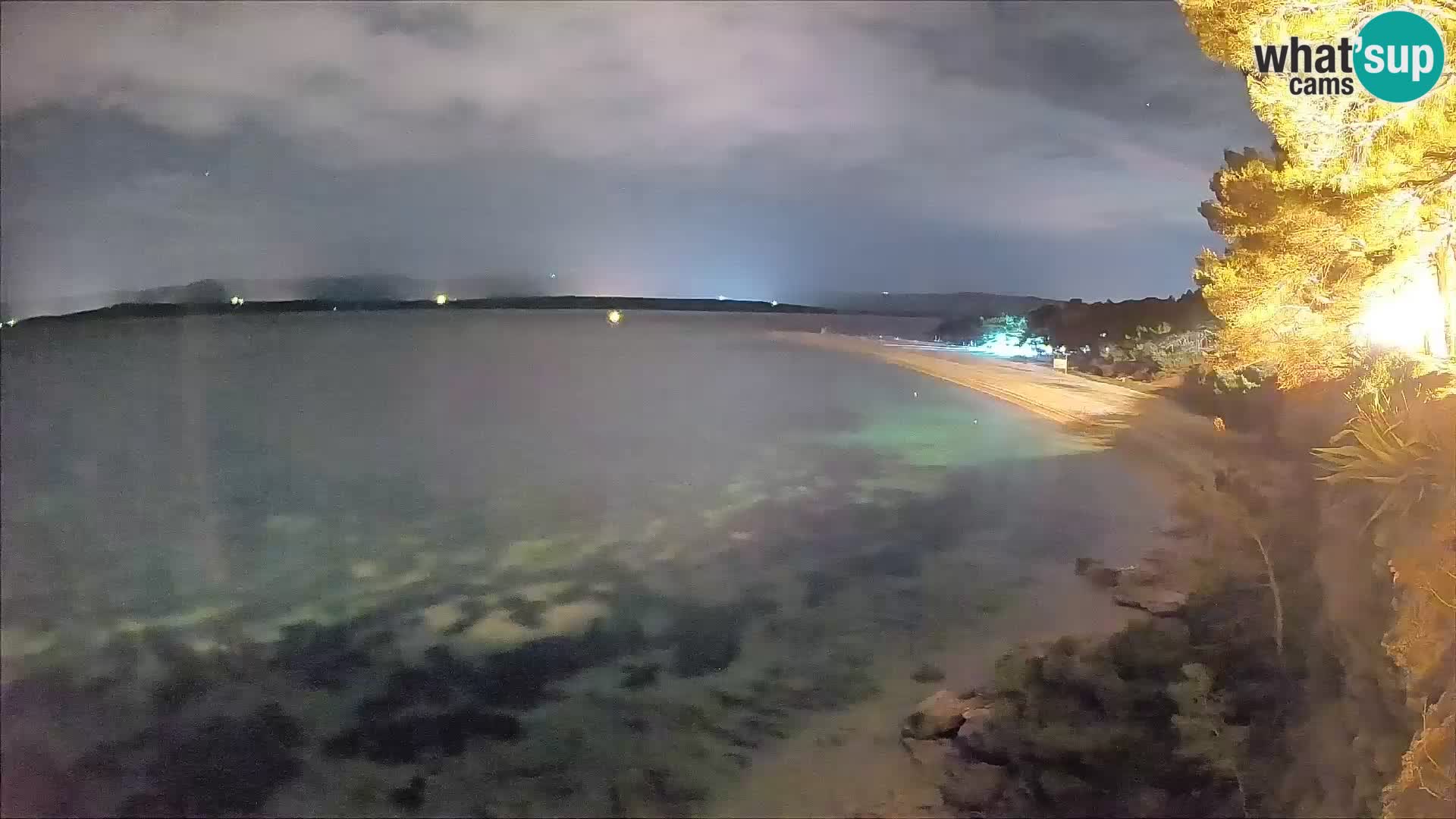 Spletna kamera Bol Zlatni Rat – Pogled v živo z otoka Brač