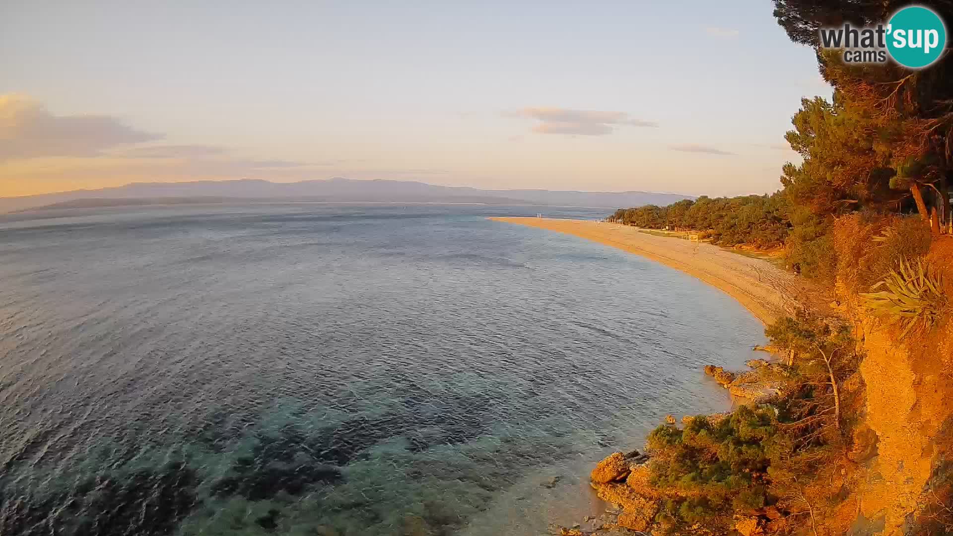 Web kamera Bol Zlatni Rat – Pogled uživo s otoka Brača