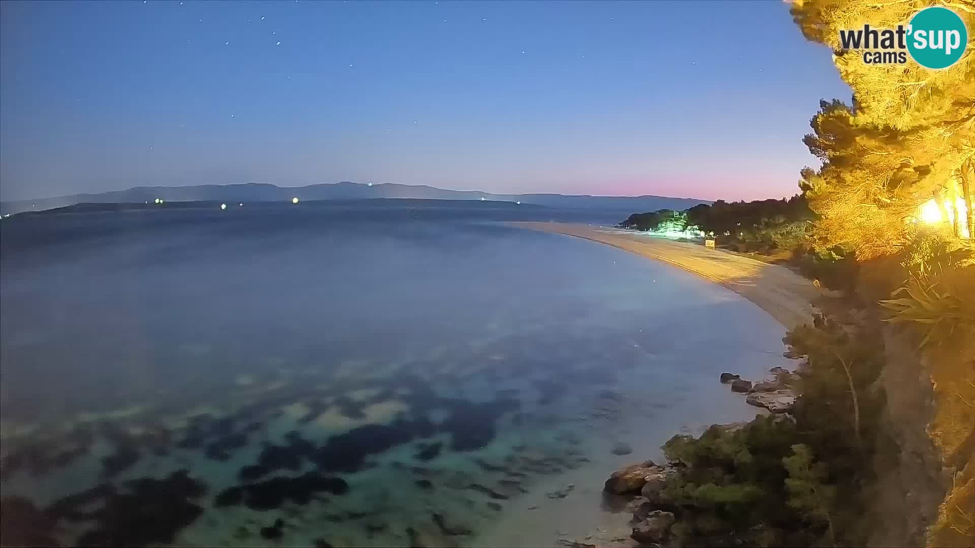 Spletna kamera Bol Zlatni Rat – Pogled v živo z otoka Brač