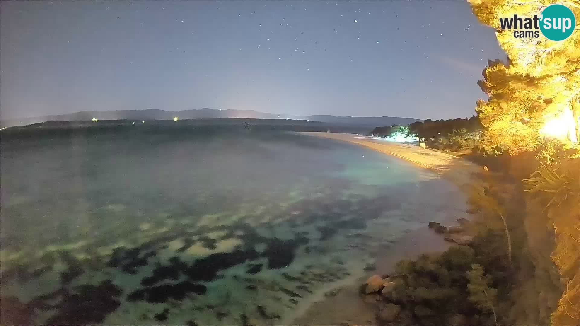 Spletna kamera Bol Zlatni Rat – Pogled v živo z otoka Brač