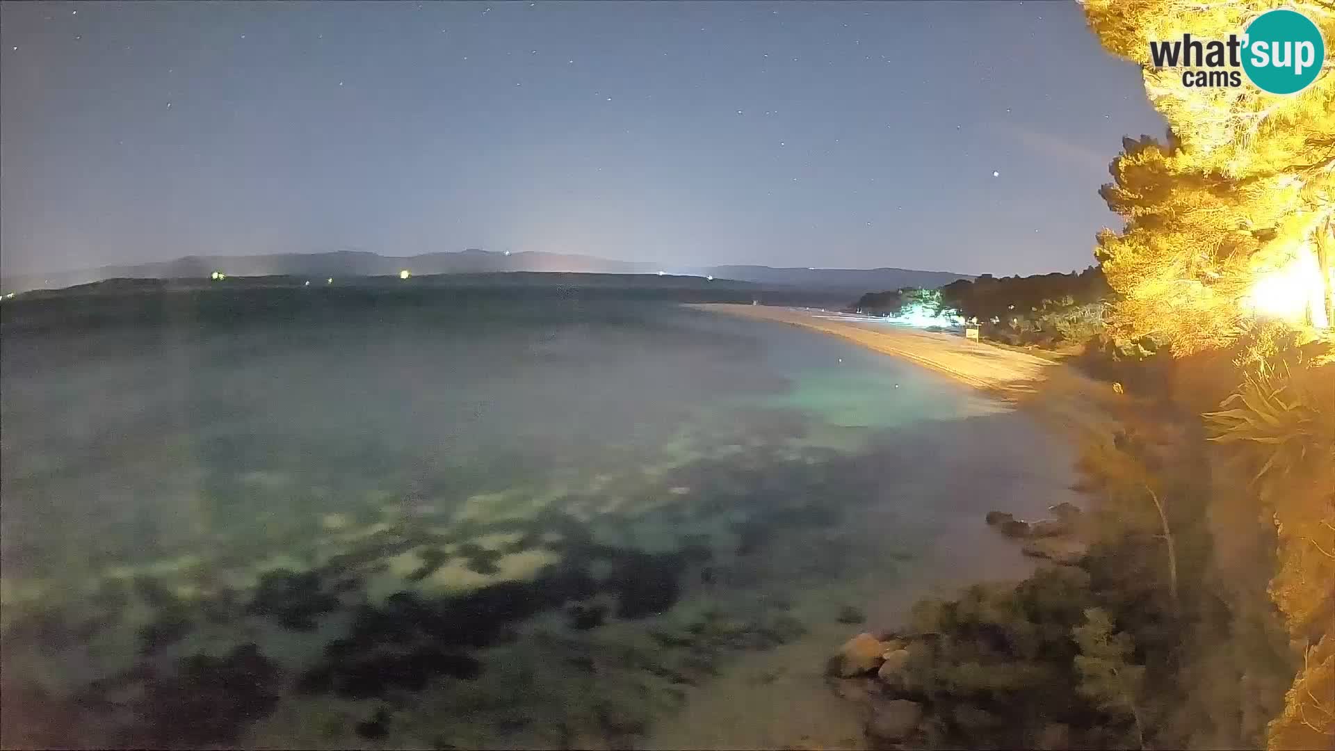 Web kamera Bol Zlatni Rat – Pogled uživo s otoka Brača