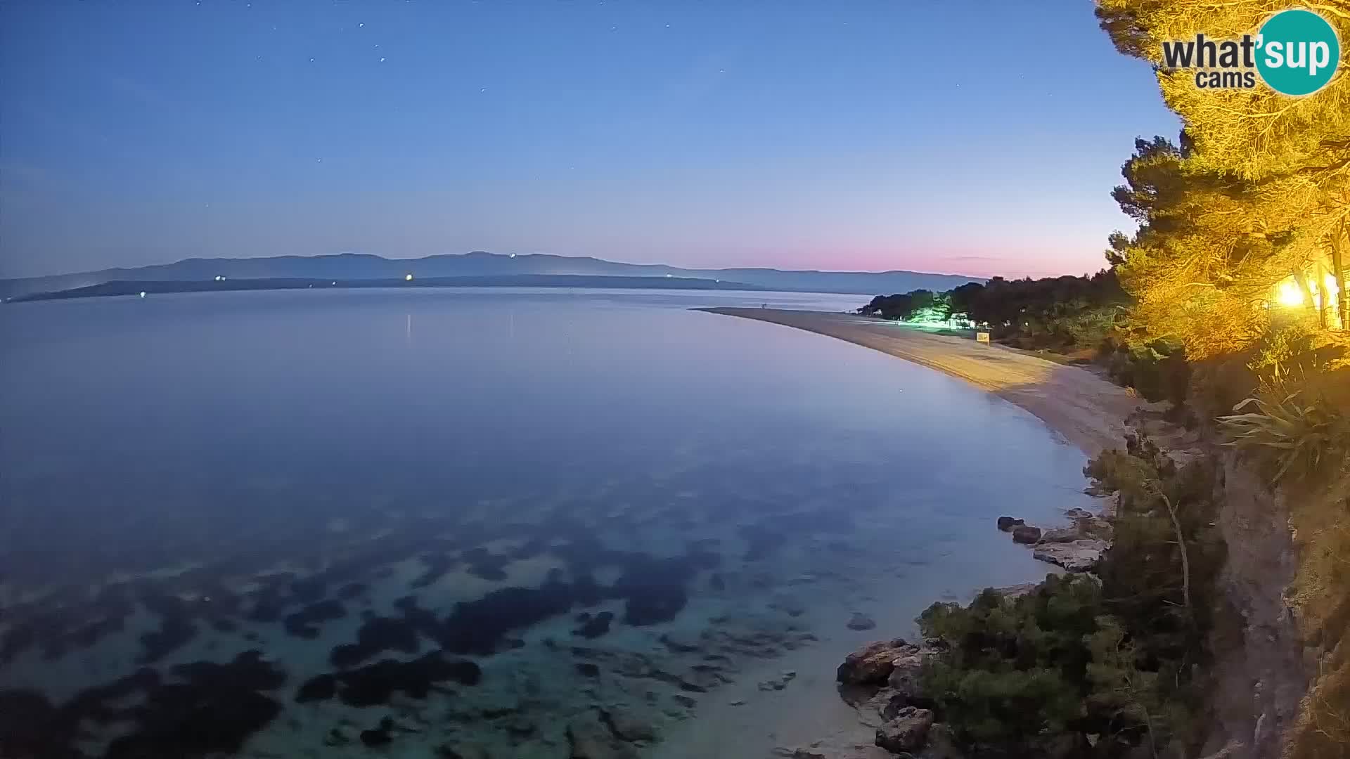 Spletna kamera Bol Zlatni Rat – Pogled v živo z otoka Brač