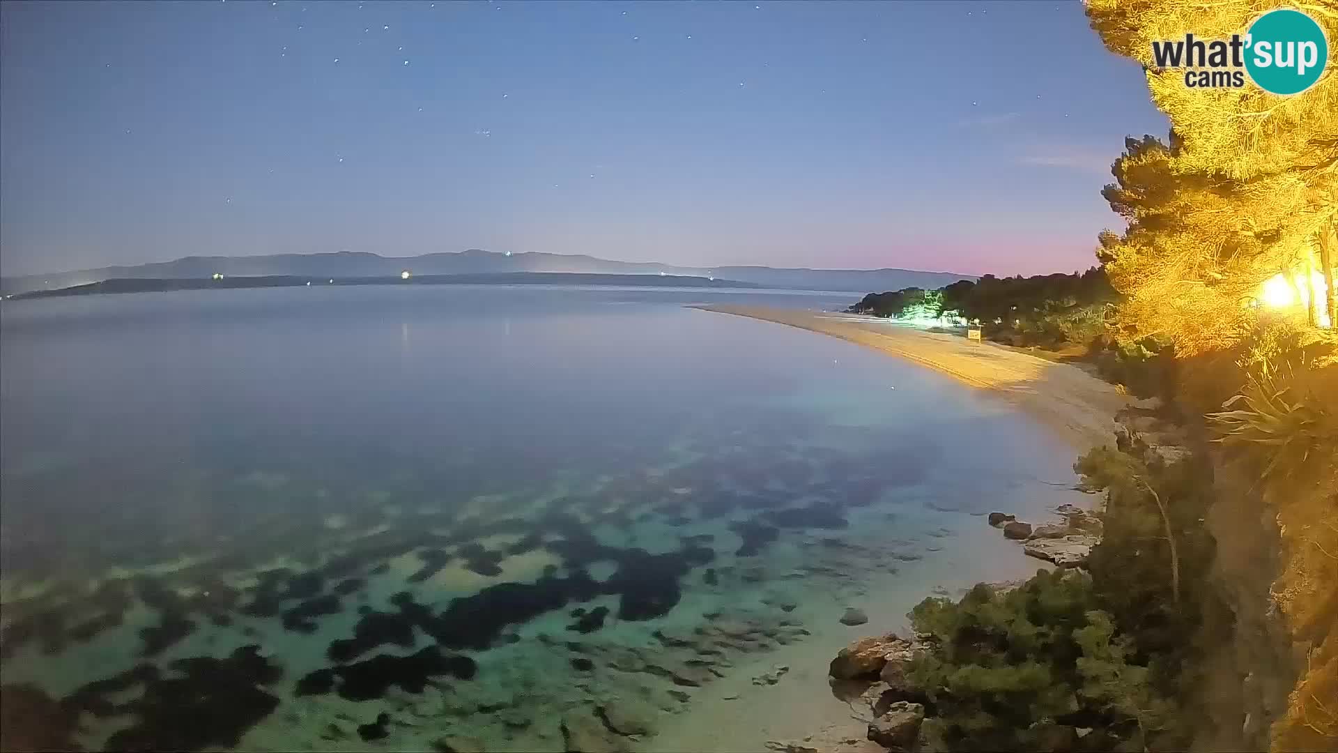 Web kamera Bol Zlatni Rat – Pogled uživo s otoka Brača