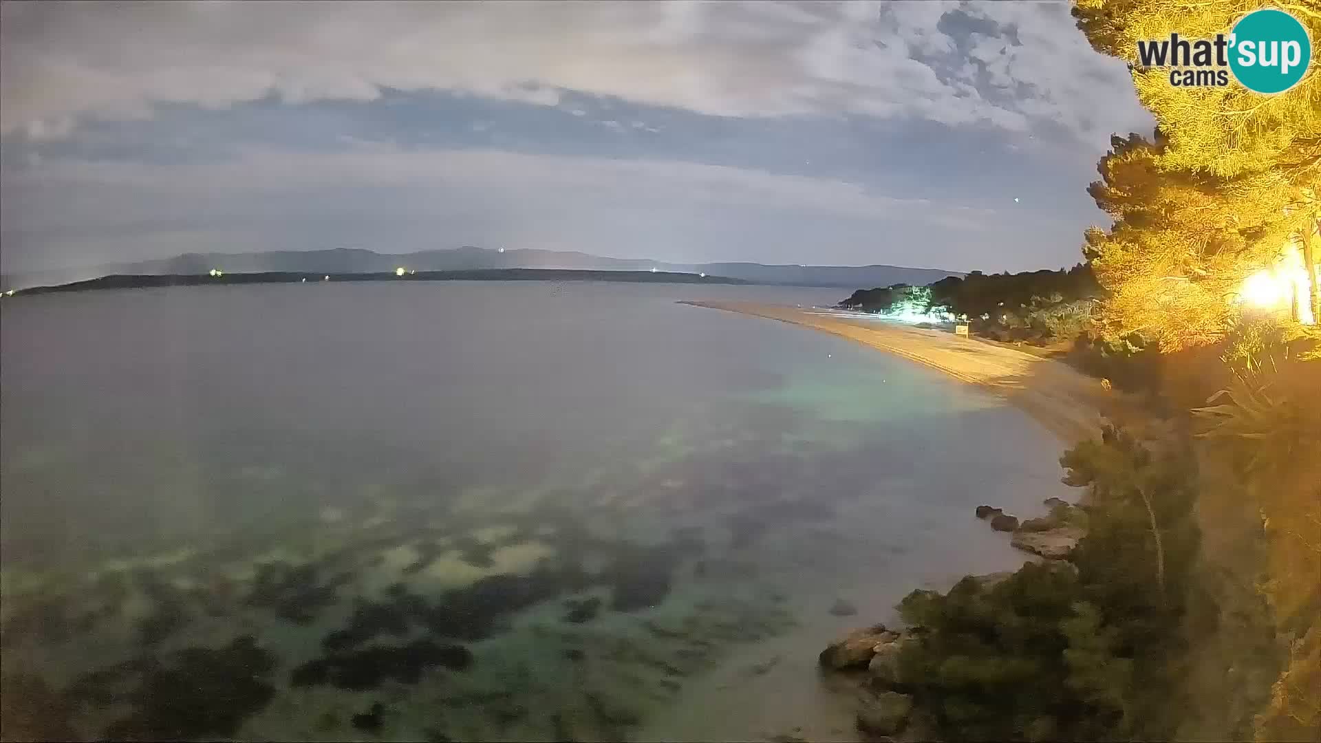 Web kamera Bol Zlatni Rat – Pogled uživo s otoka Brača