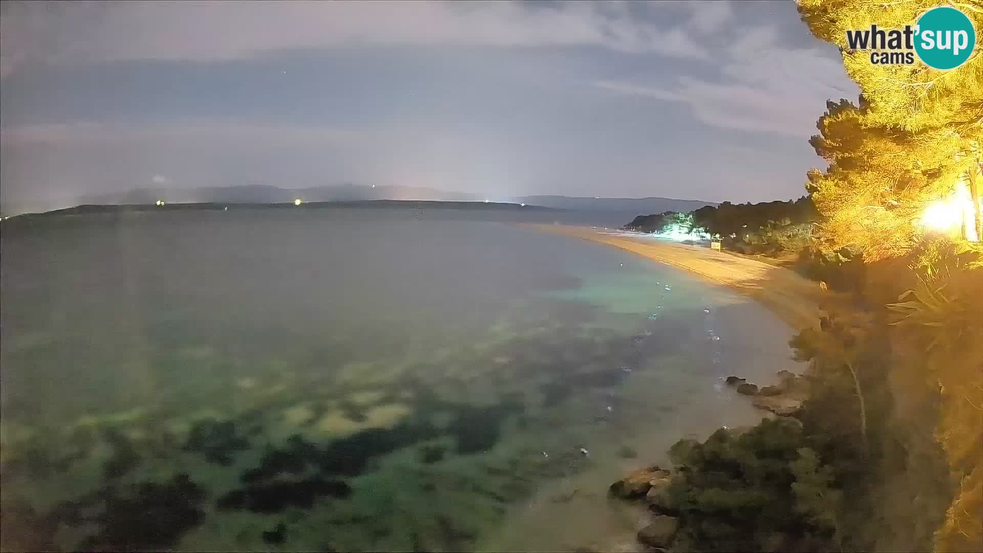 Web kamera Bol Zlatni Rat – Pogled uživo s otoka Brača