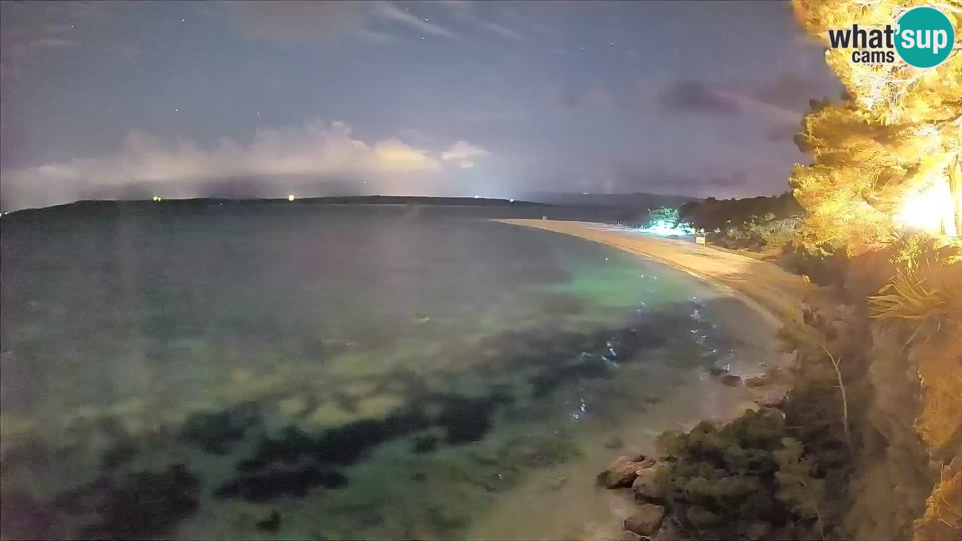 Spletna kamera Bol Zlatni Rat – Pogled v živo z otoka Brač