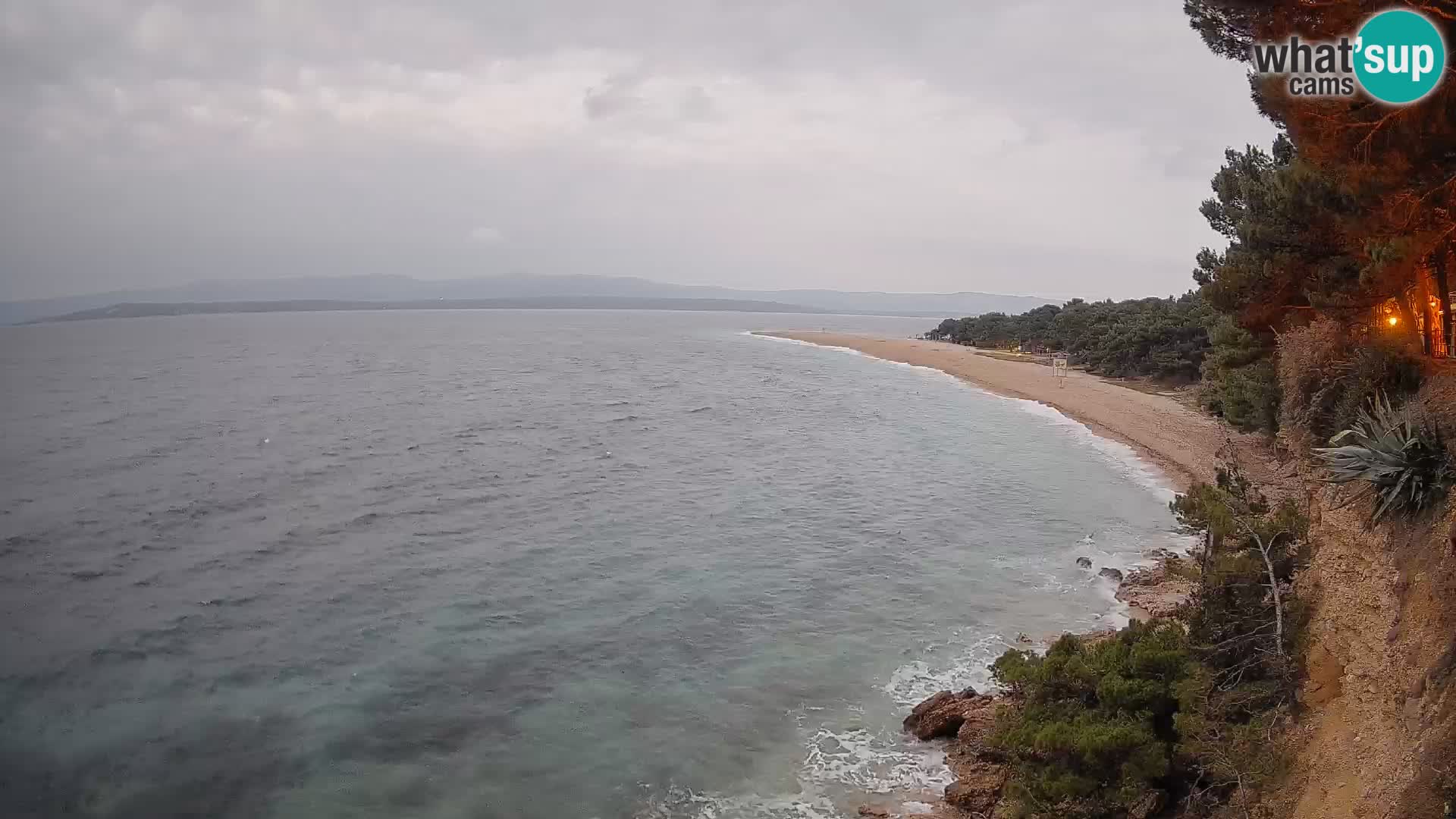 Spletna kamera Bol Zlatni Rat – Pogled v živo z otoka Brač