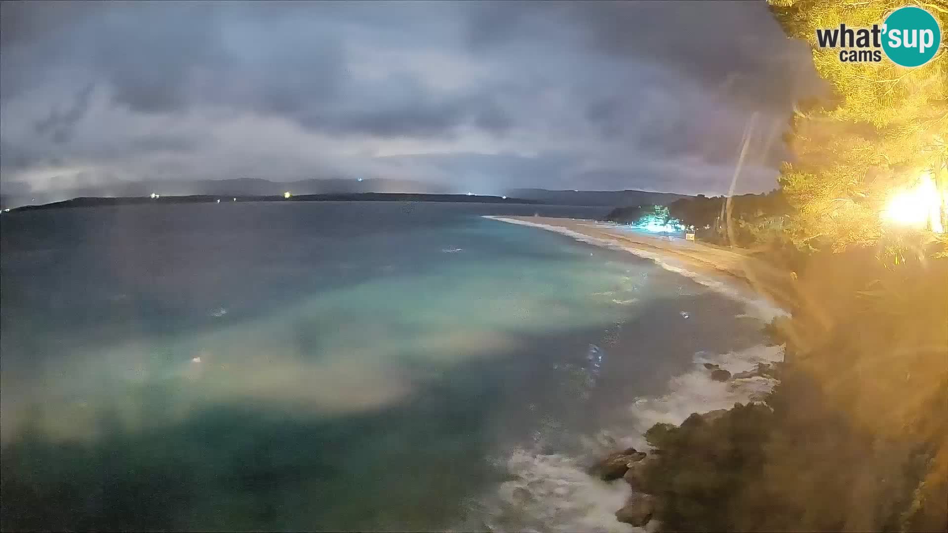 Spletna kamera Bol Zlatni Rat – Pogled v živo z otoka Brač