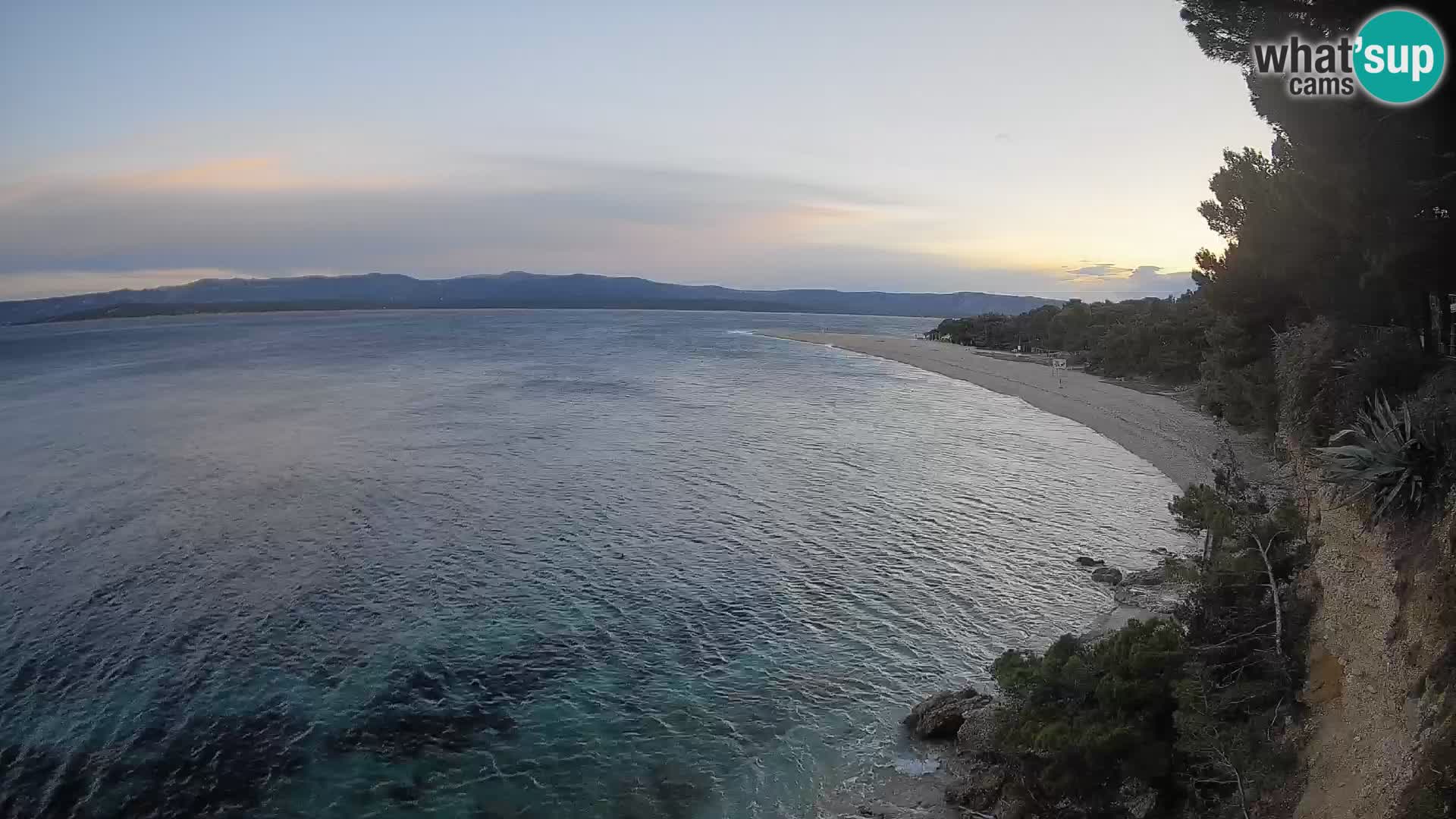 Spletna kamera Bol Zlatni Rat – Pogled v živo z otoka Brač