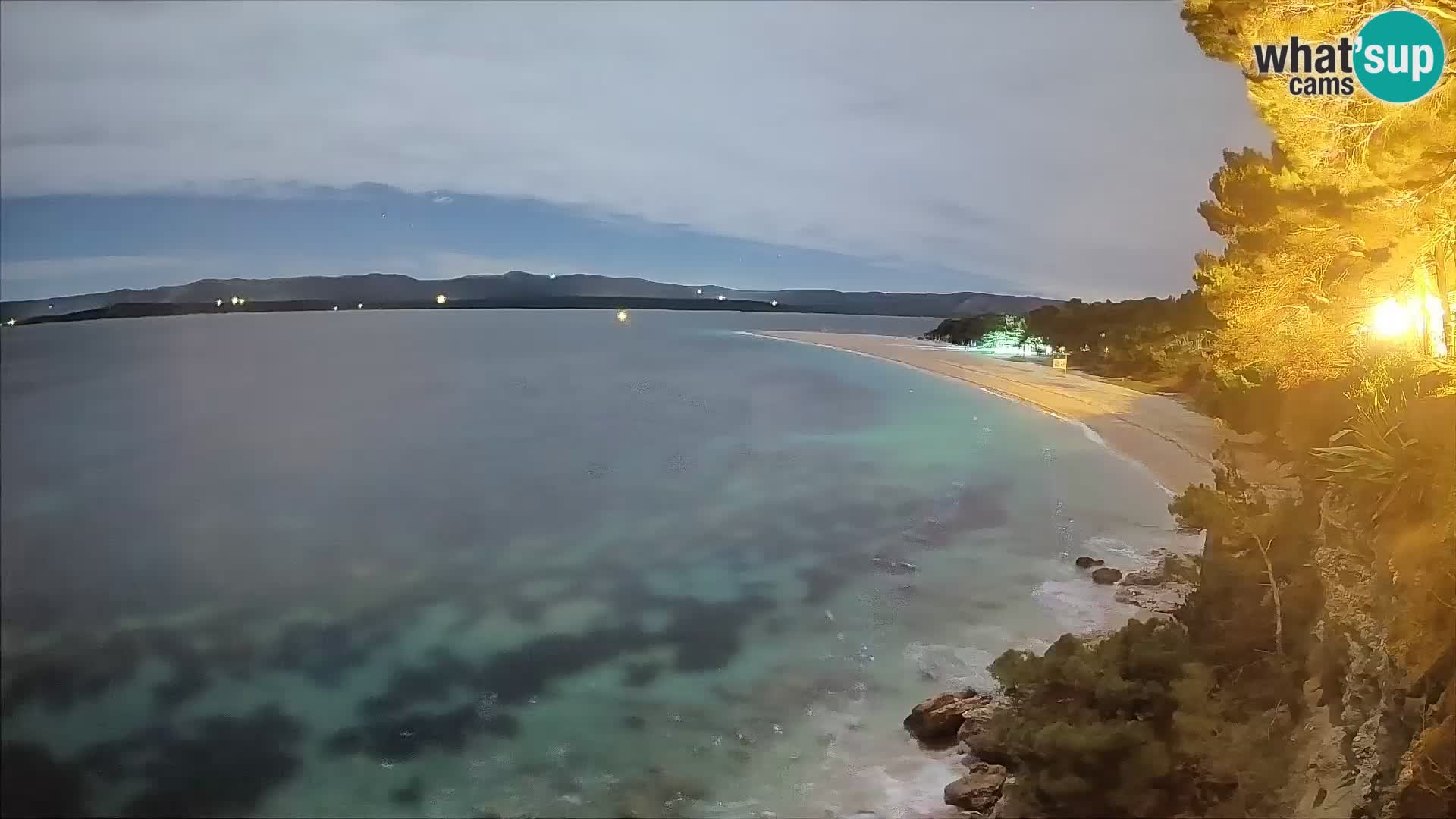 Web kamera Bol Zlatni Rat – Pogled uživo s otoka Brača