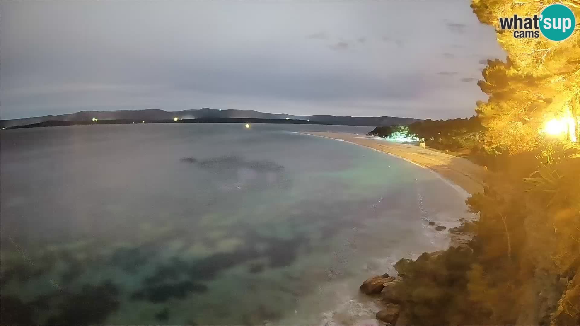 Web kamera Bol Zlatni Rat – Pogled uživo s otoka Brača
